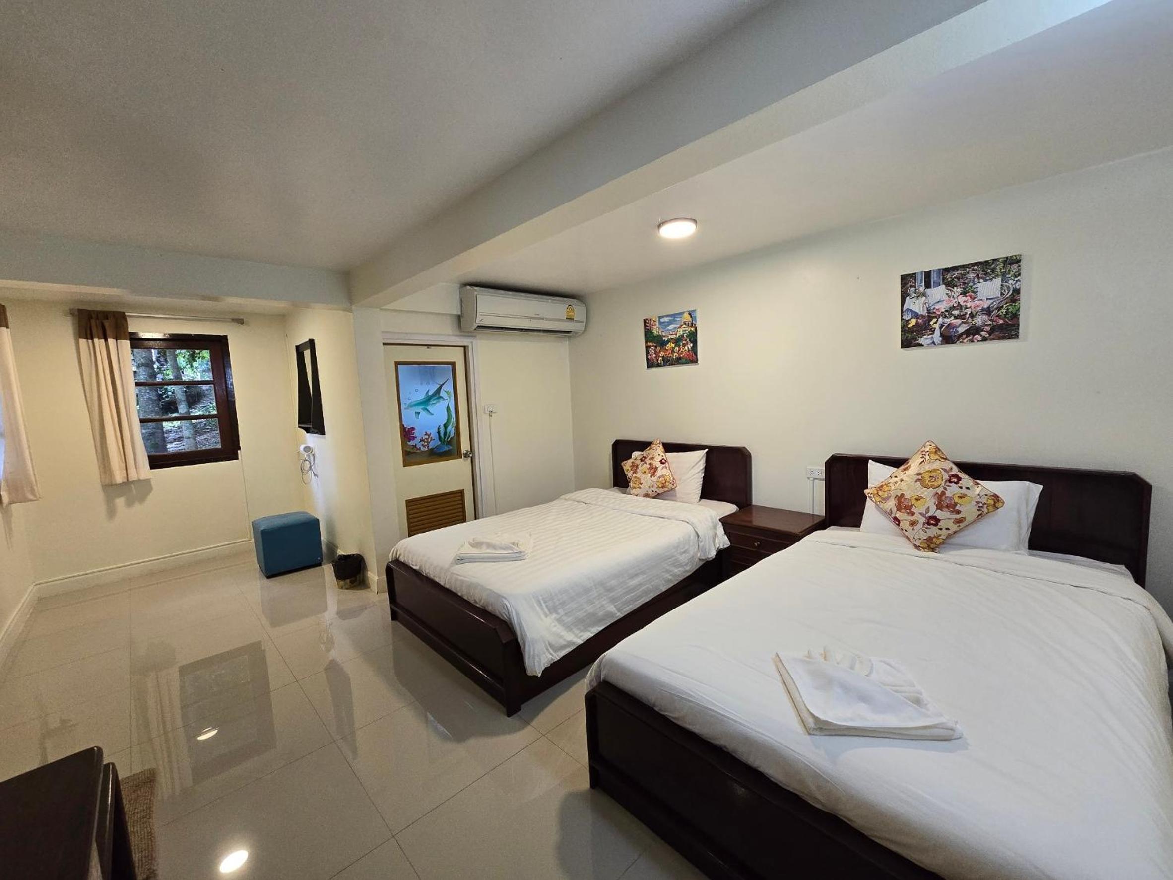 Standard Twin Room - Photo 3