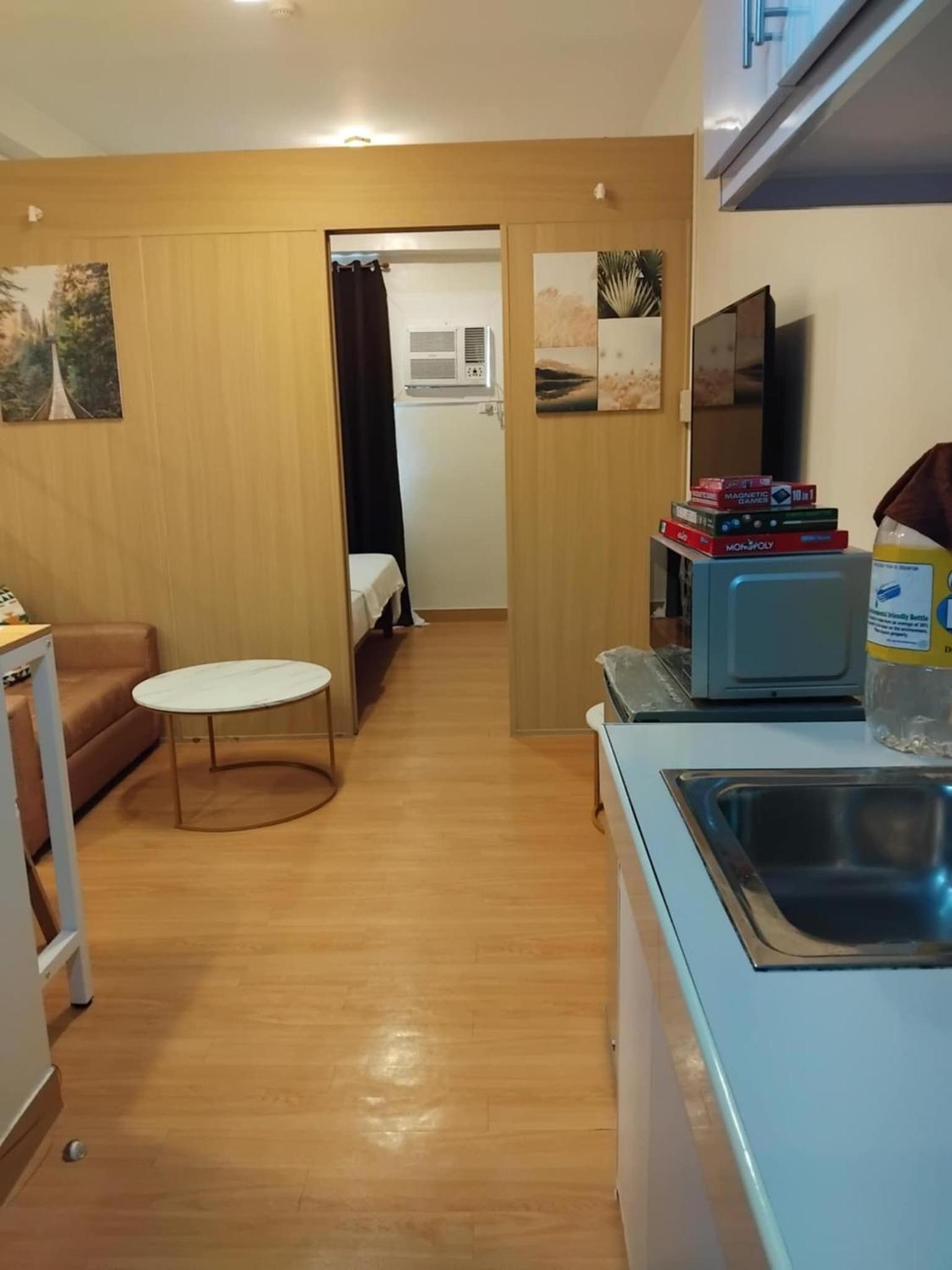 One-Bedroom Apartment with Park View