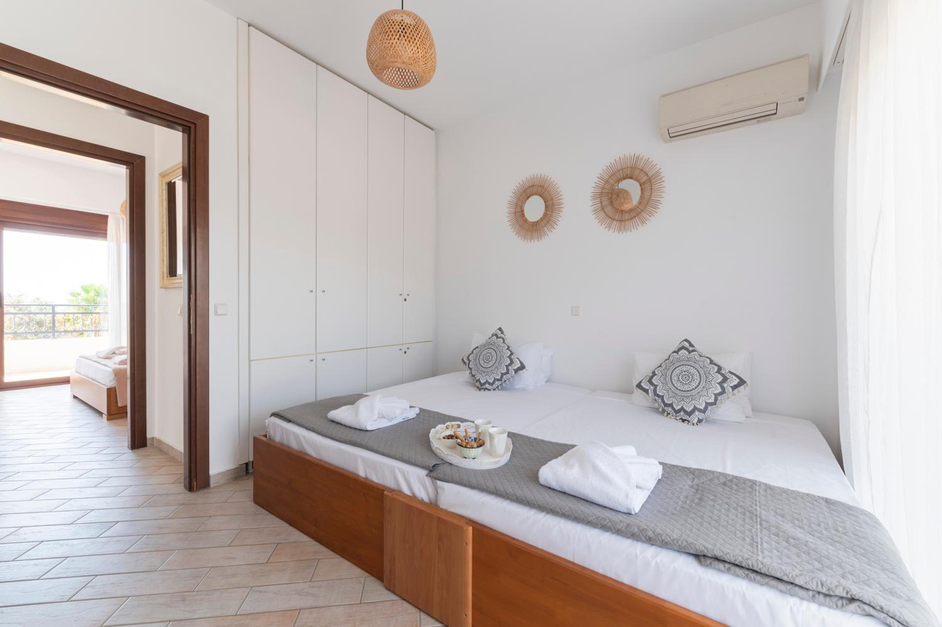Three-Bedroom Villa photo 1