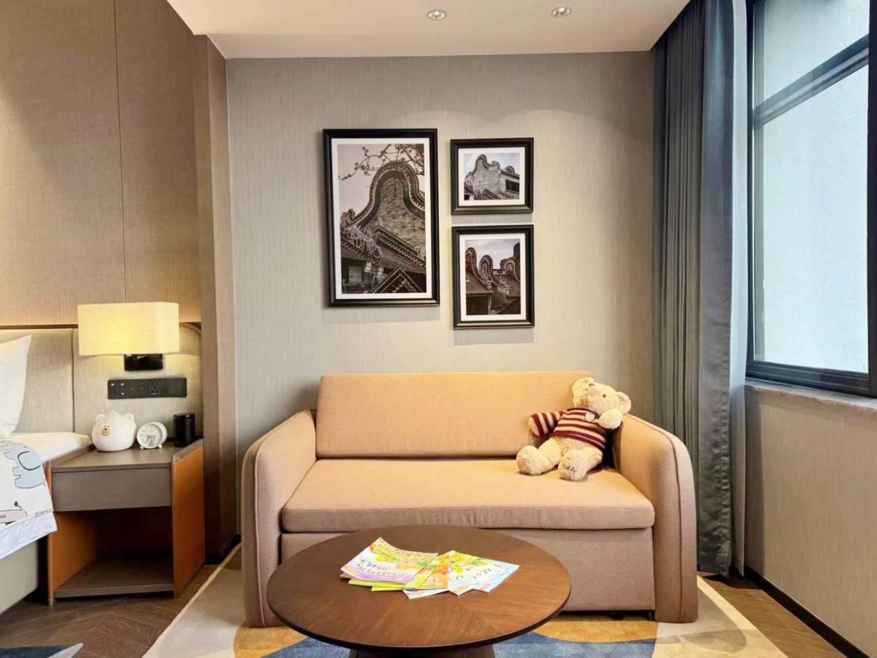 Family-friendly King Bed Room