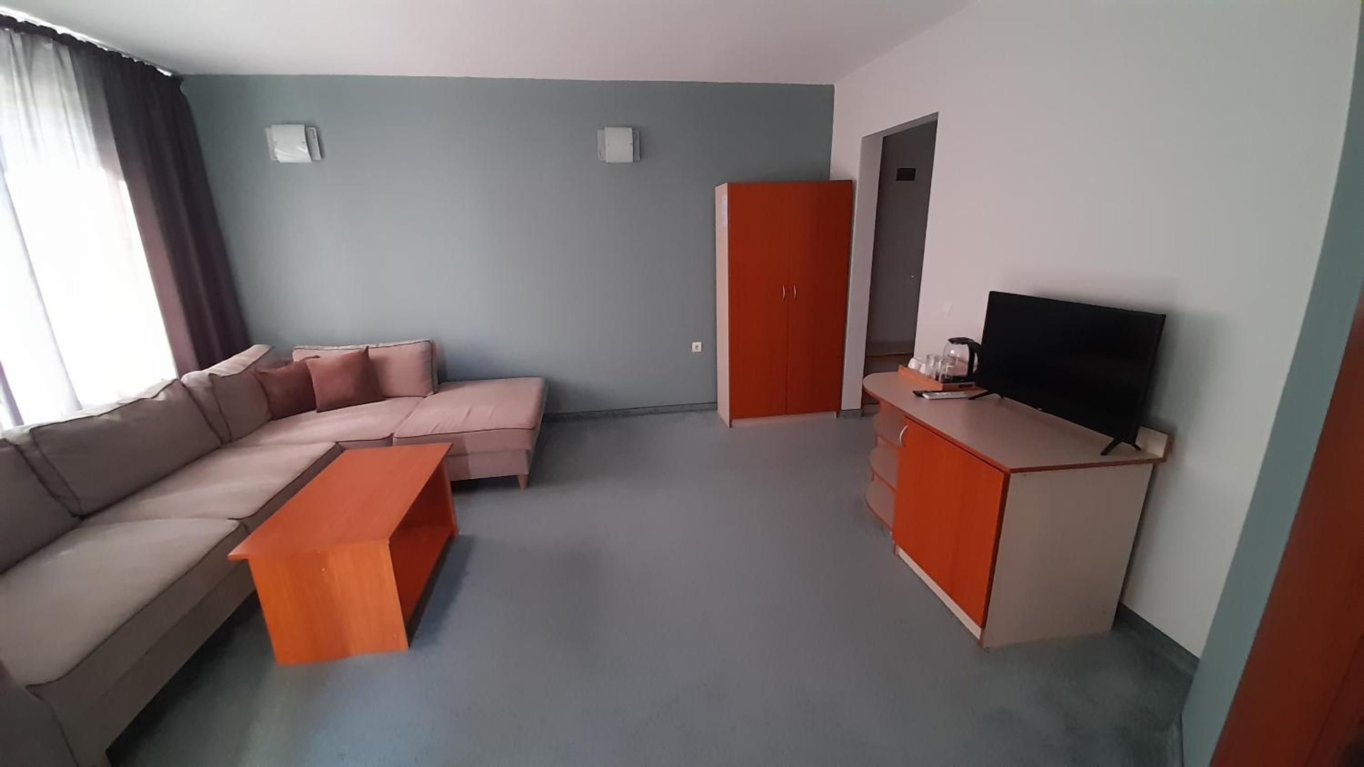 One-Bedroom Suite with Balcony