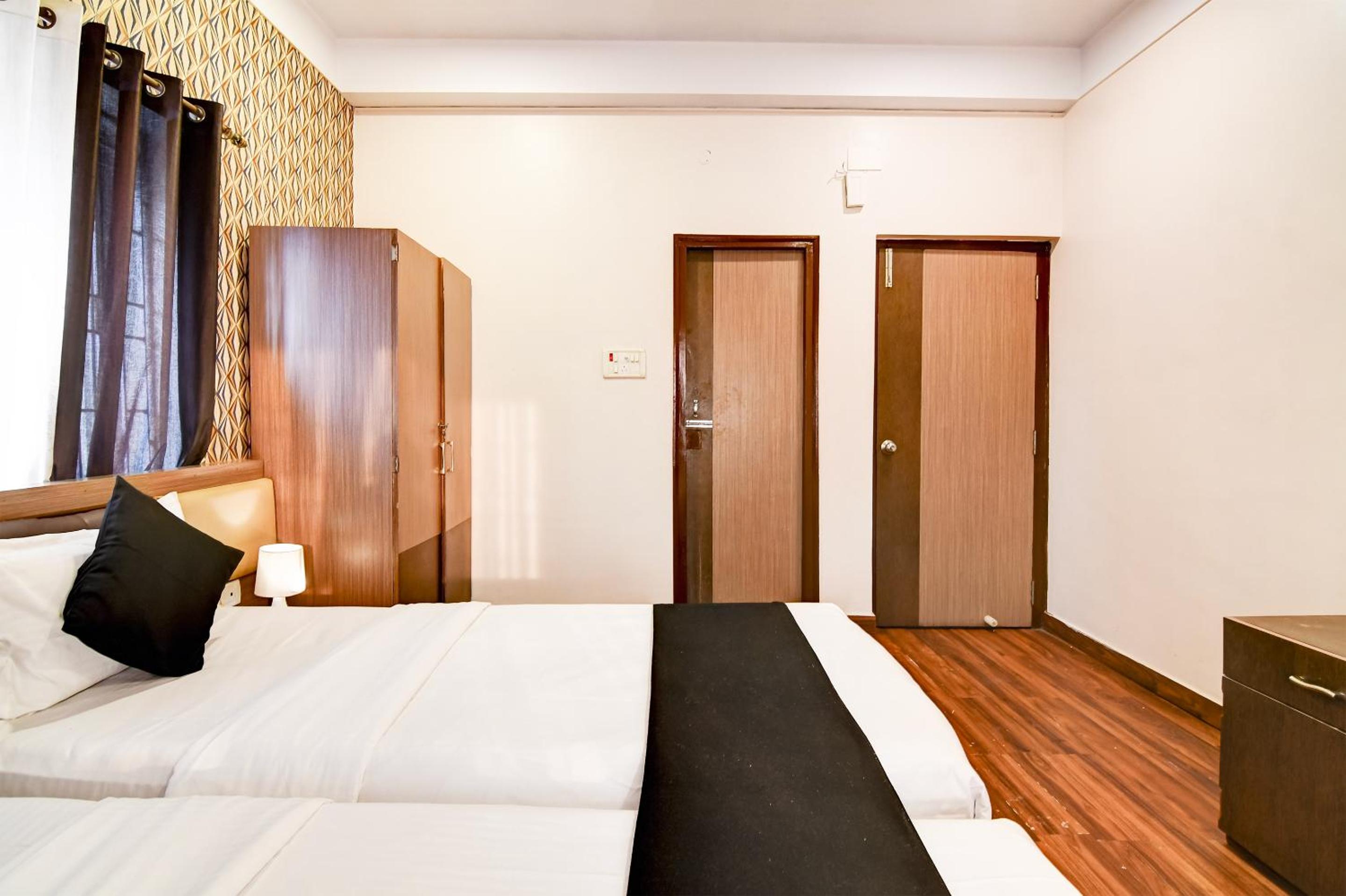 Deluxe Twin Room - Photo 13