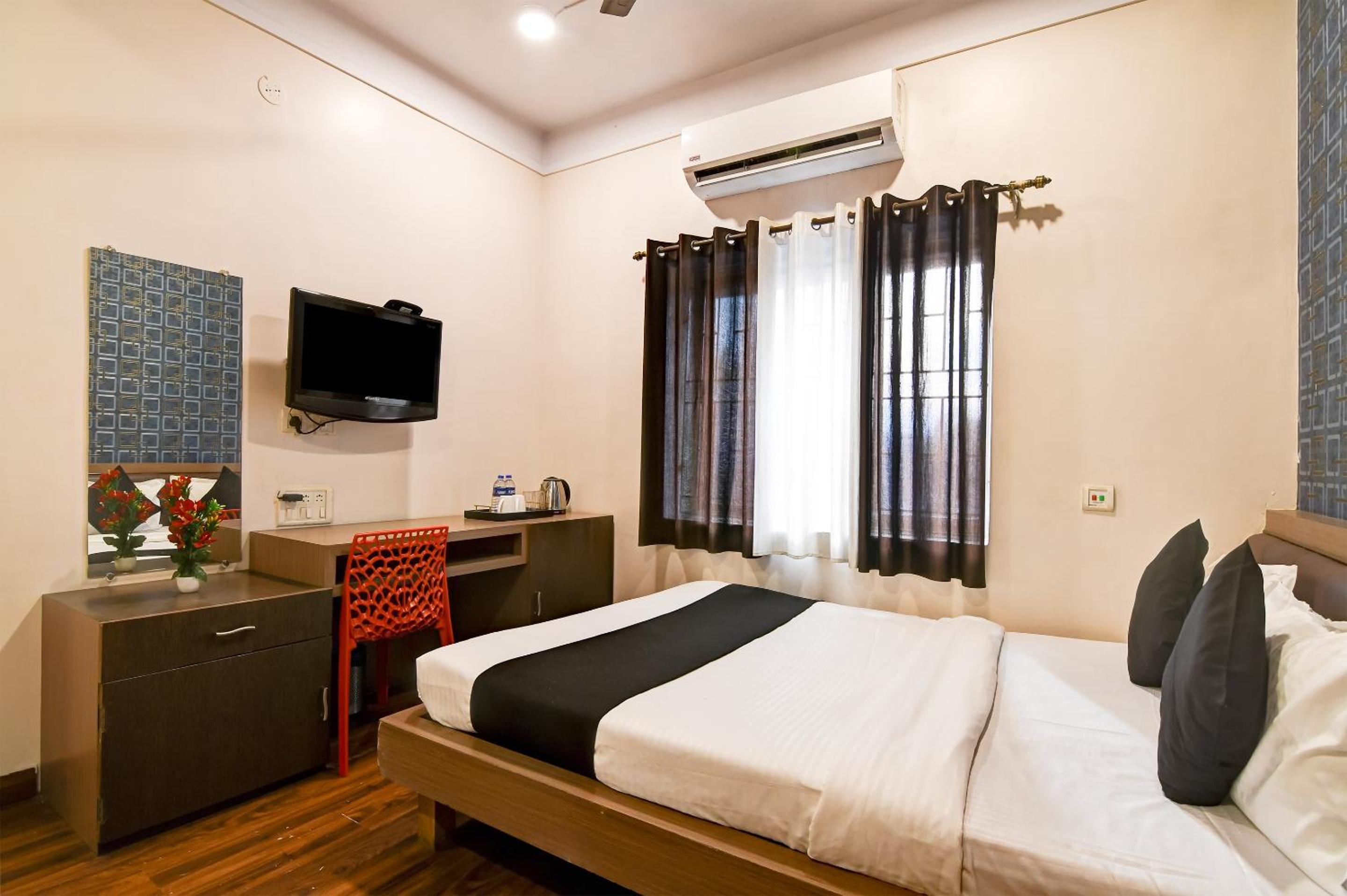 Deluxe Room - Photo 14