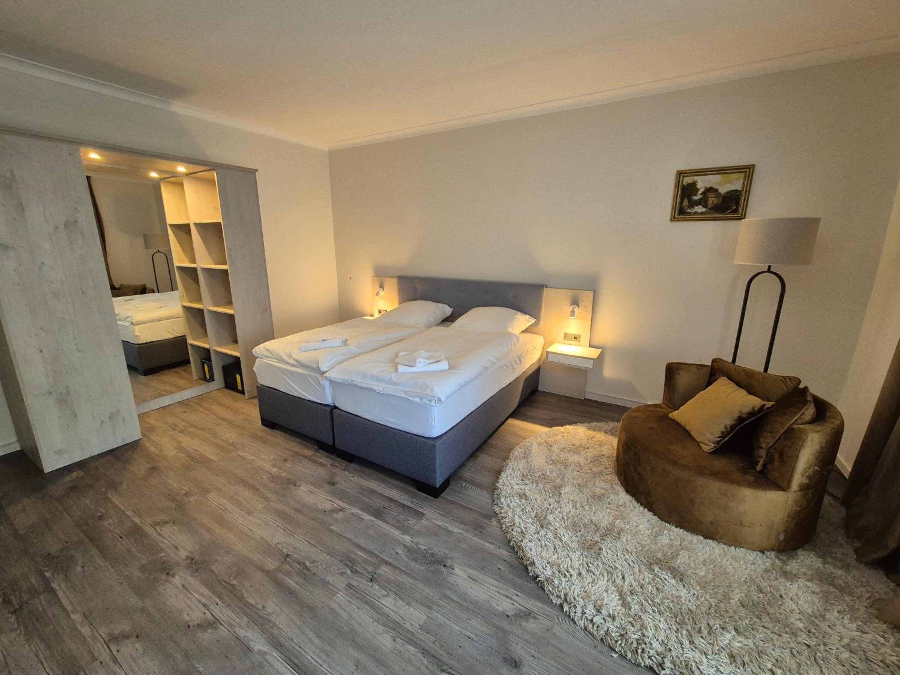 Double Room with Private Bathroom photo 2