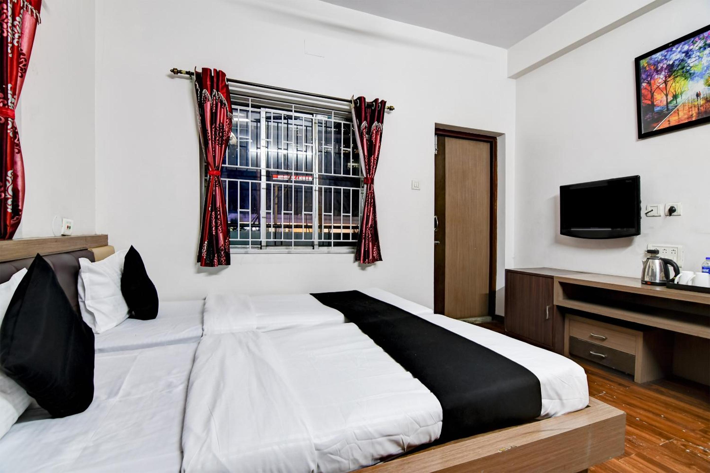 Deluxe Twin Room - Photo 8