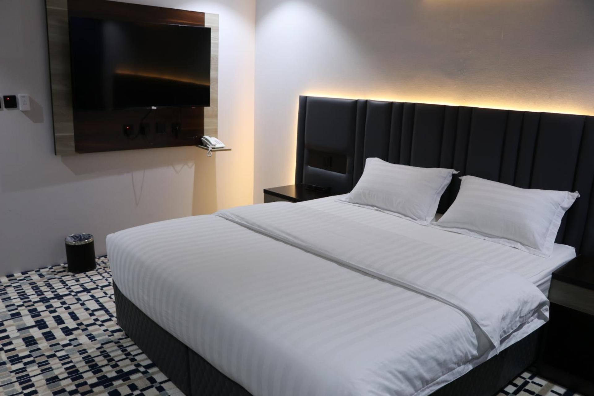 Two-Bedroom Apartment - Photo 2