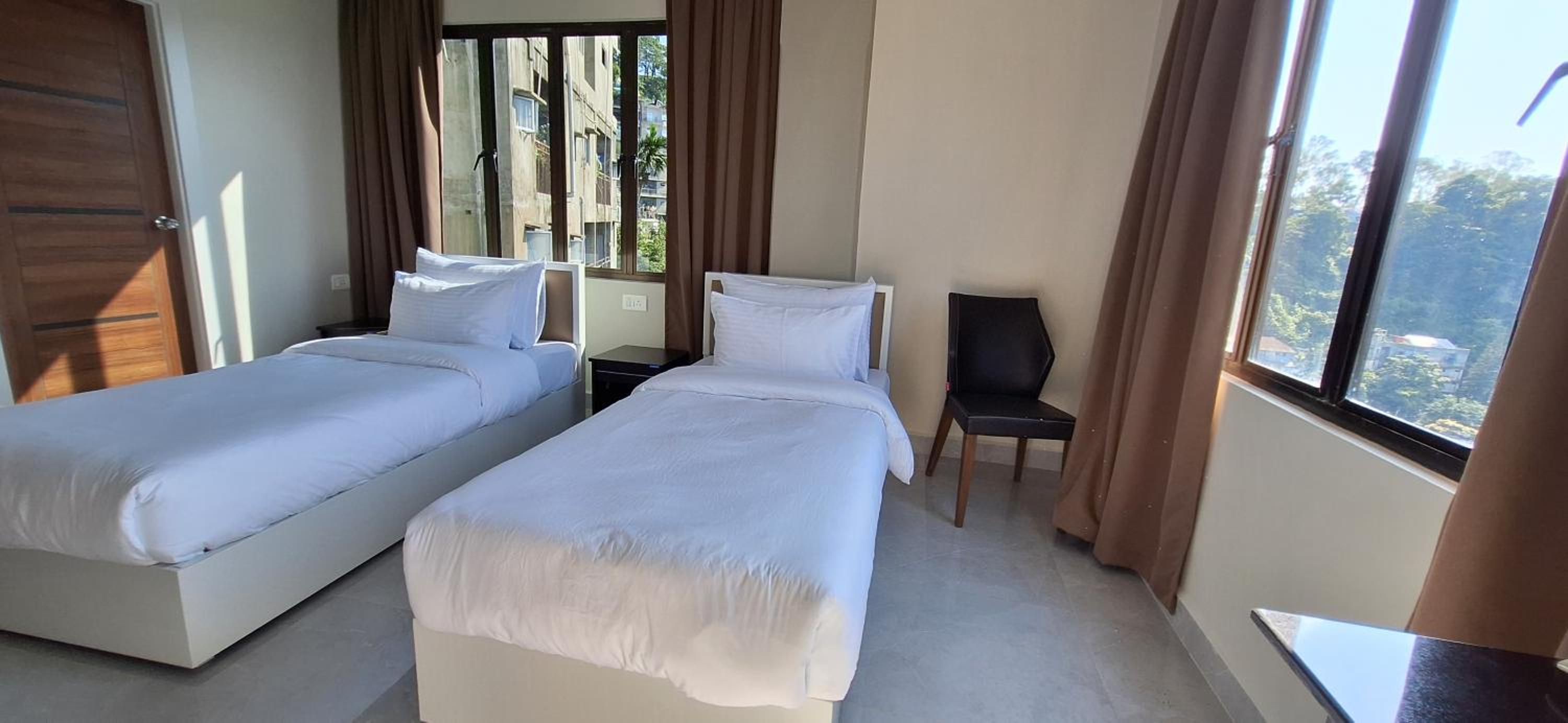 Deluxe Double or Twin Room with Mountain View photo 3