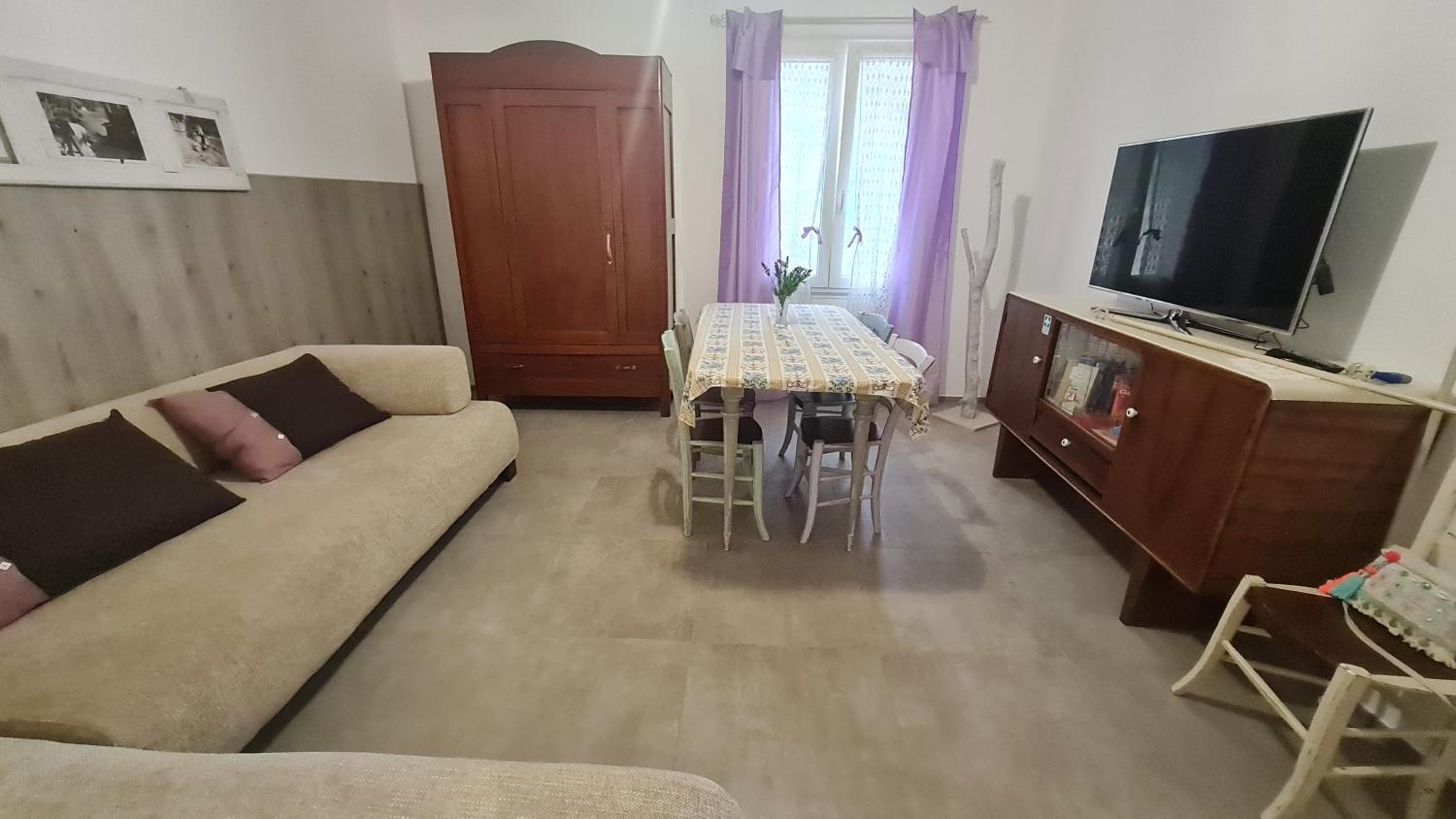 One-Bedroom House photo 3