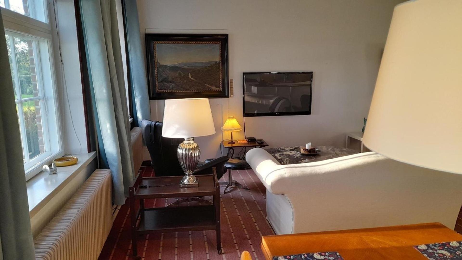 Apartment photo 2