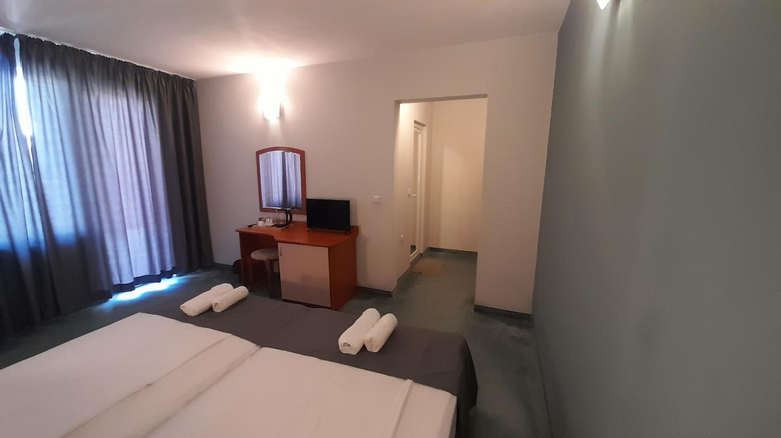 Double or Twin Room photo 2