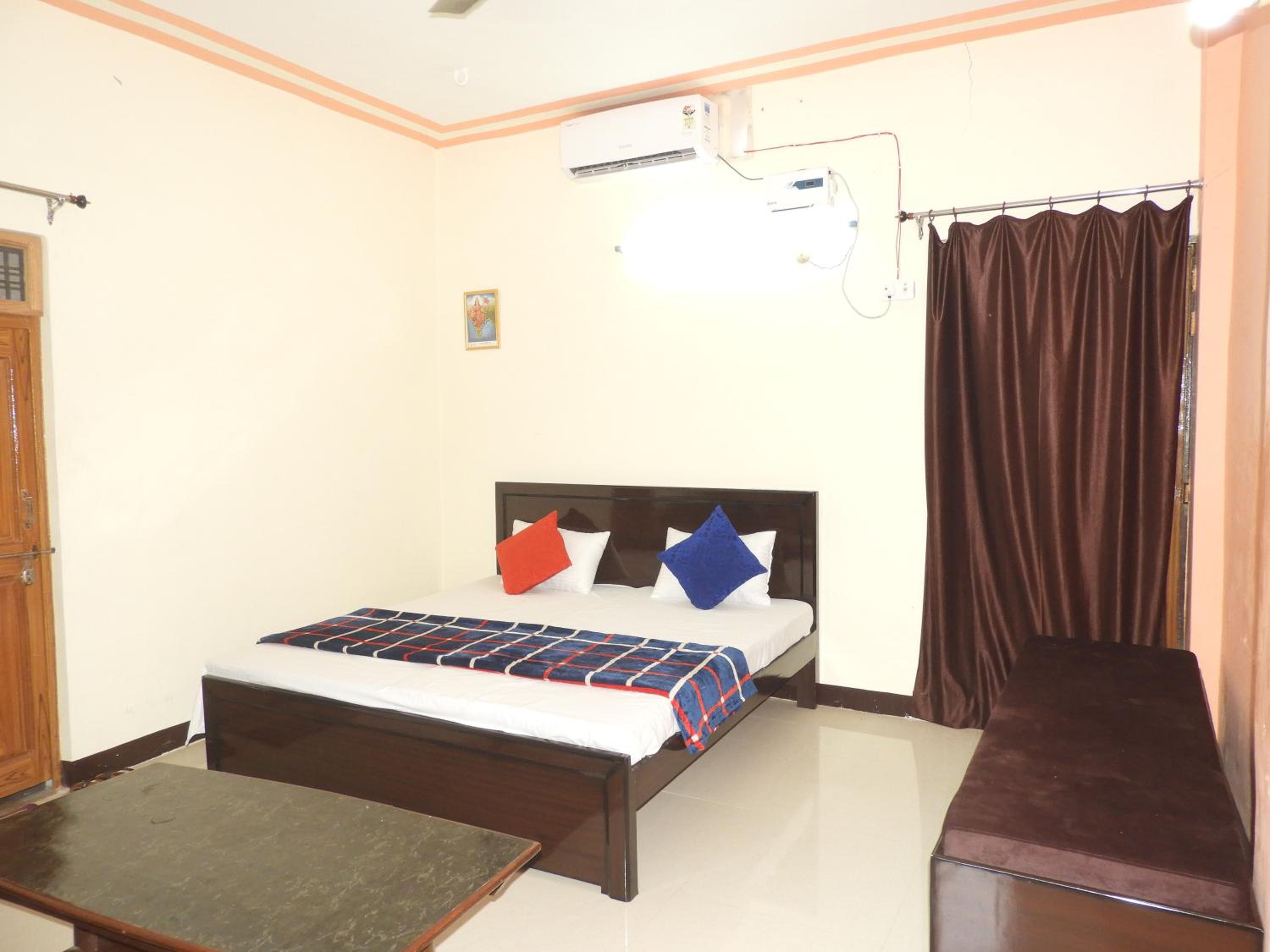 Double Room with Private Bathroom photo 1