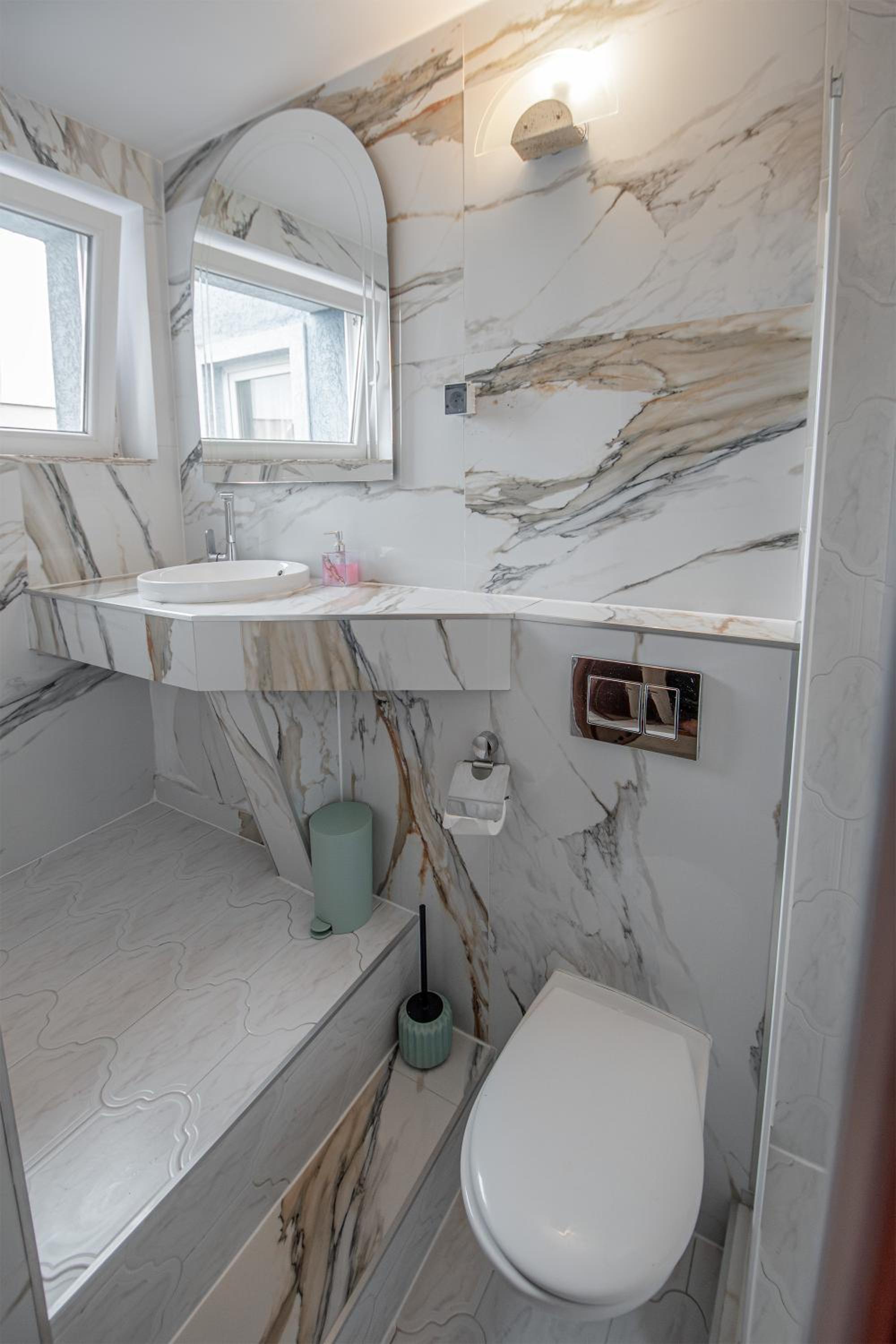 Double or Twin Room with Private Bathroom - Photo 9