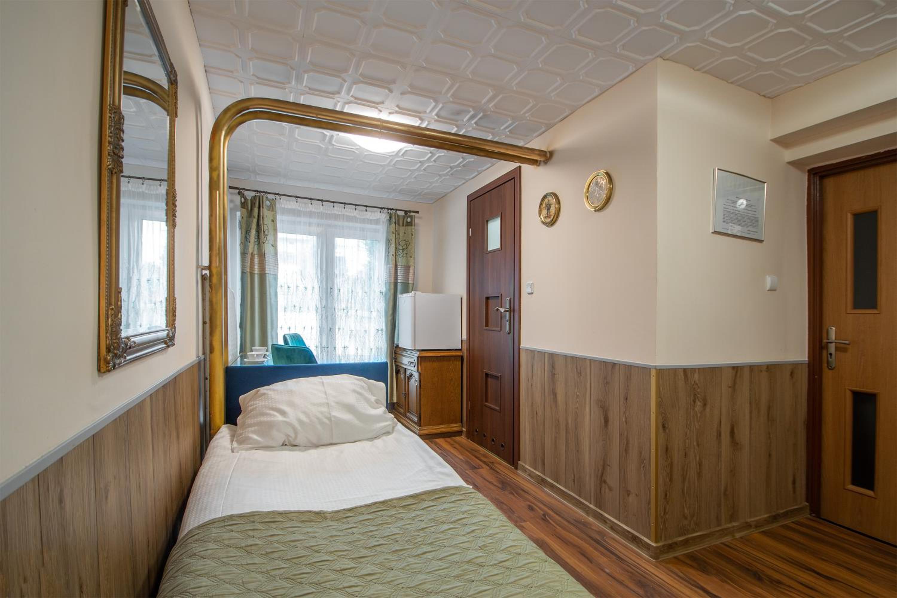 Double or Twin Room with Private Bathroom - Photo 14