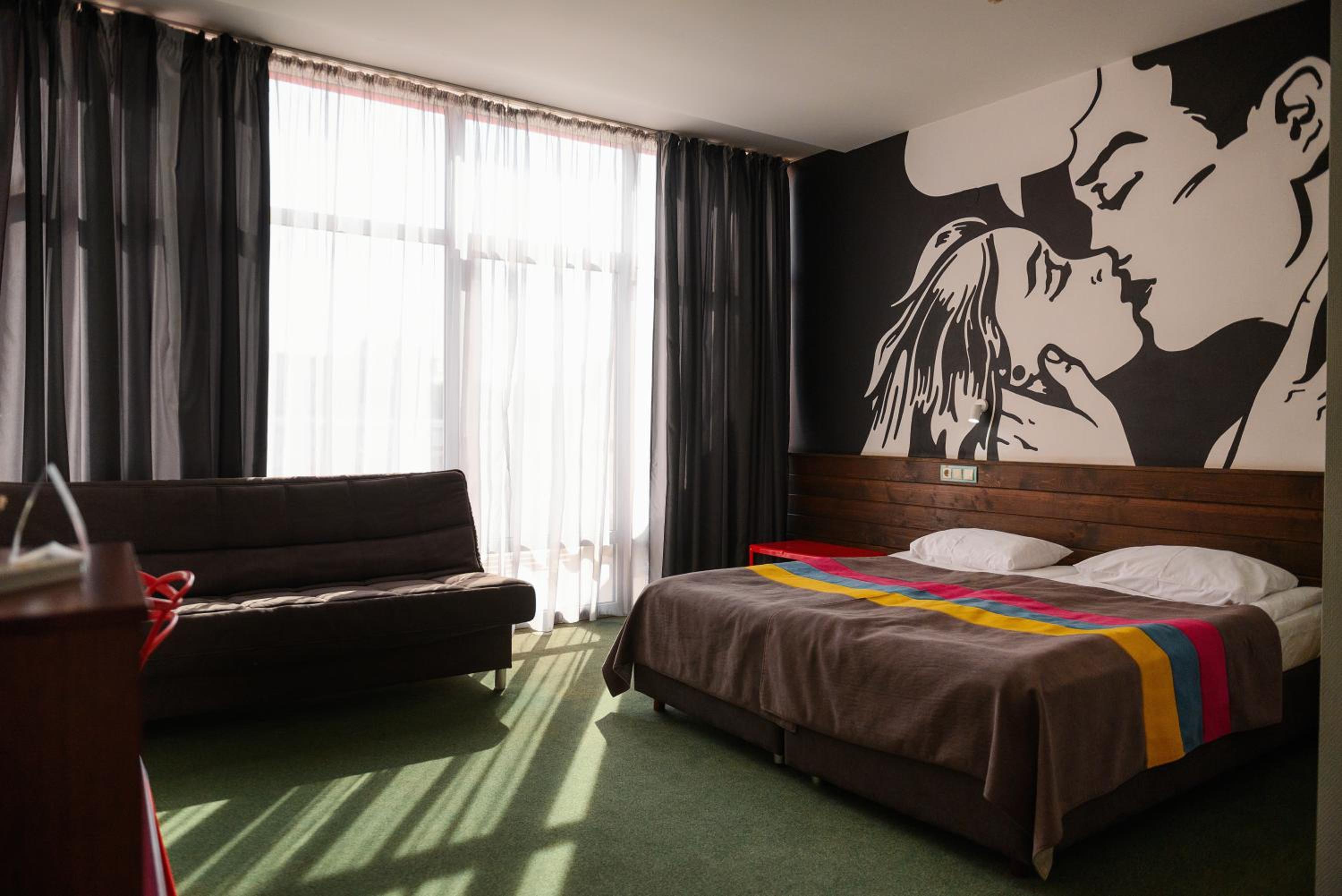 Large Double or Twin Room photo 1