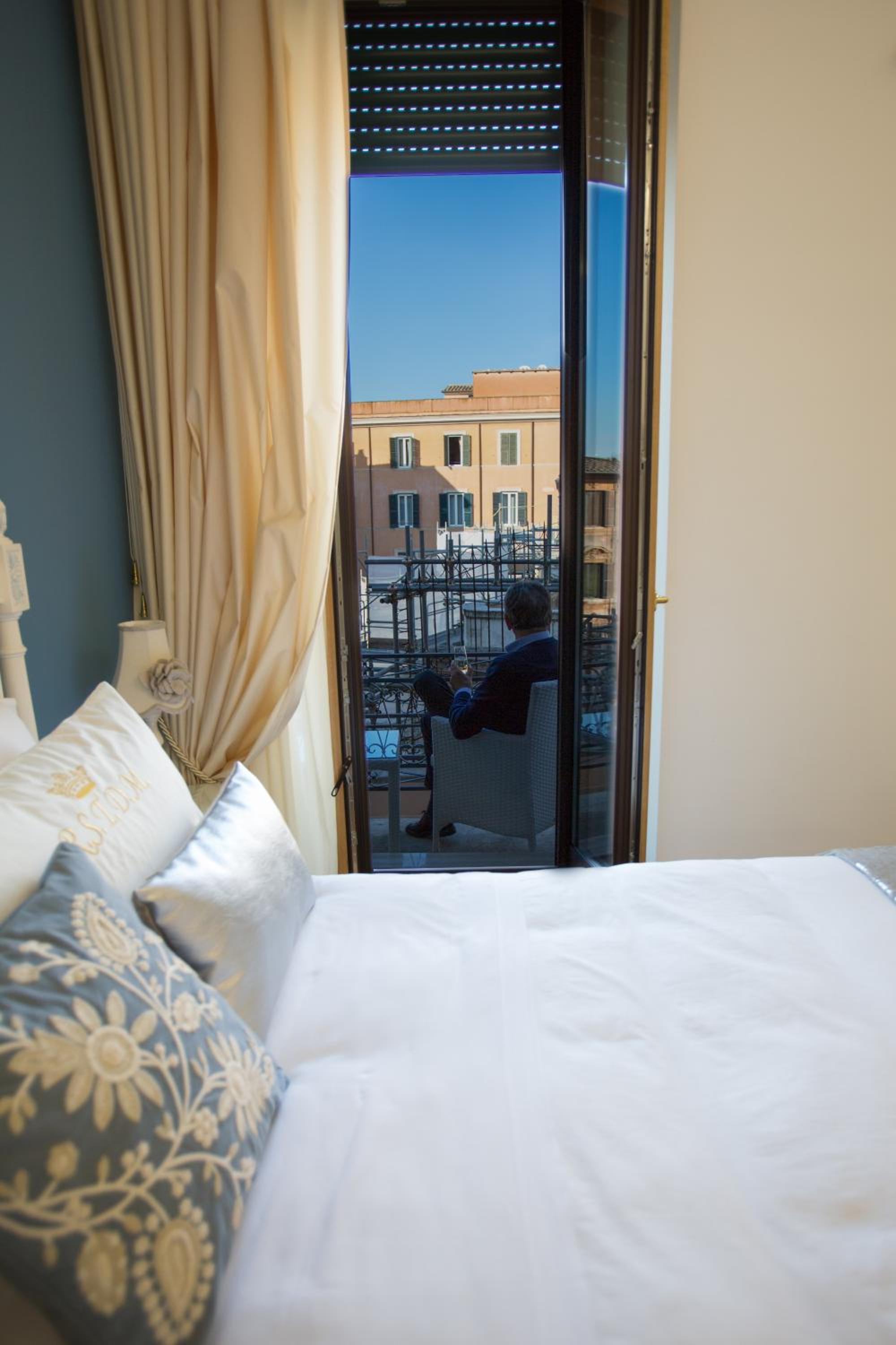Junior Suite with Balcony photo 2