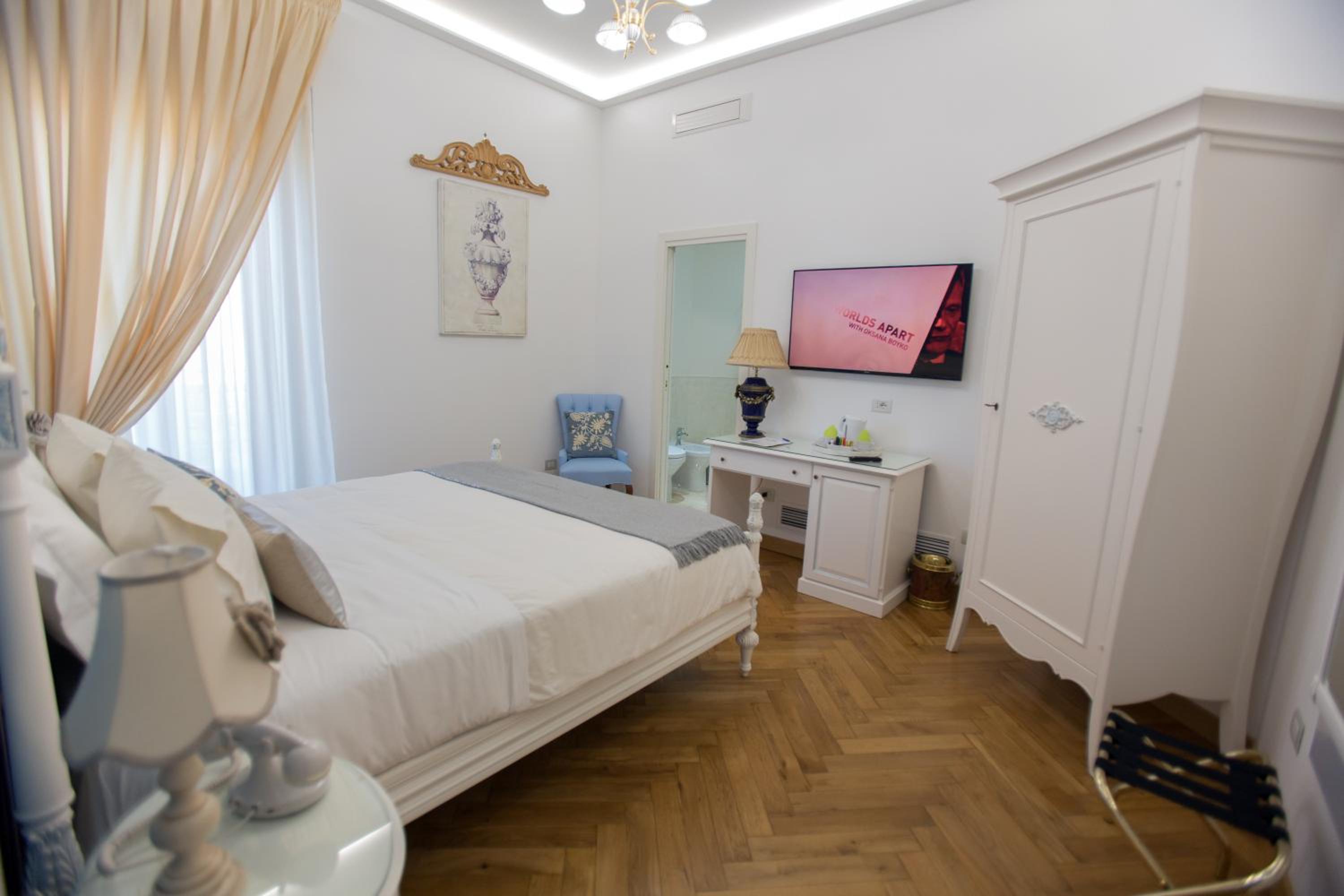 Junior Suite with Balcony photo 3