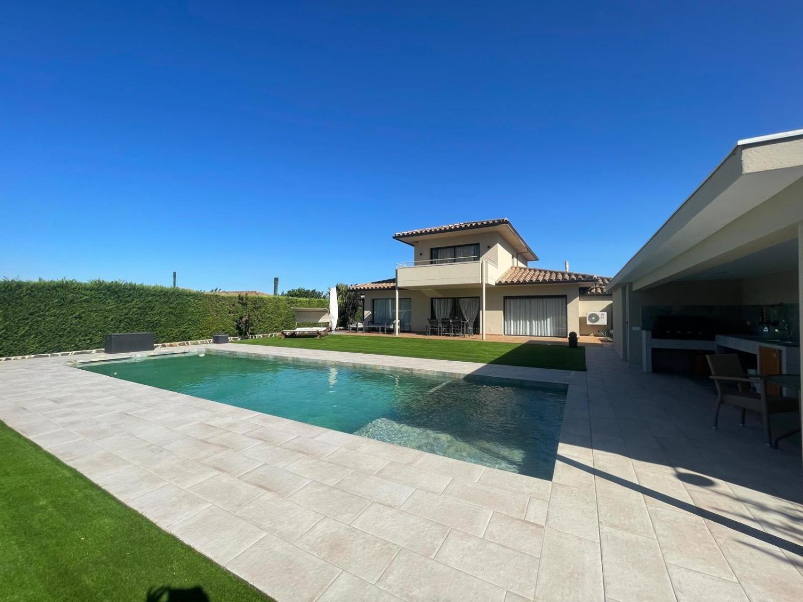 Villa photo 3