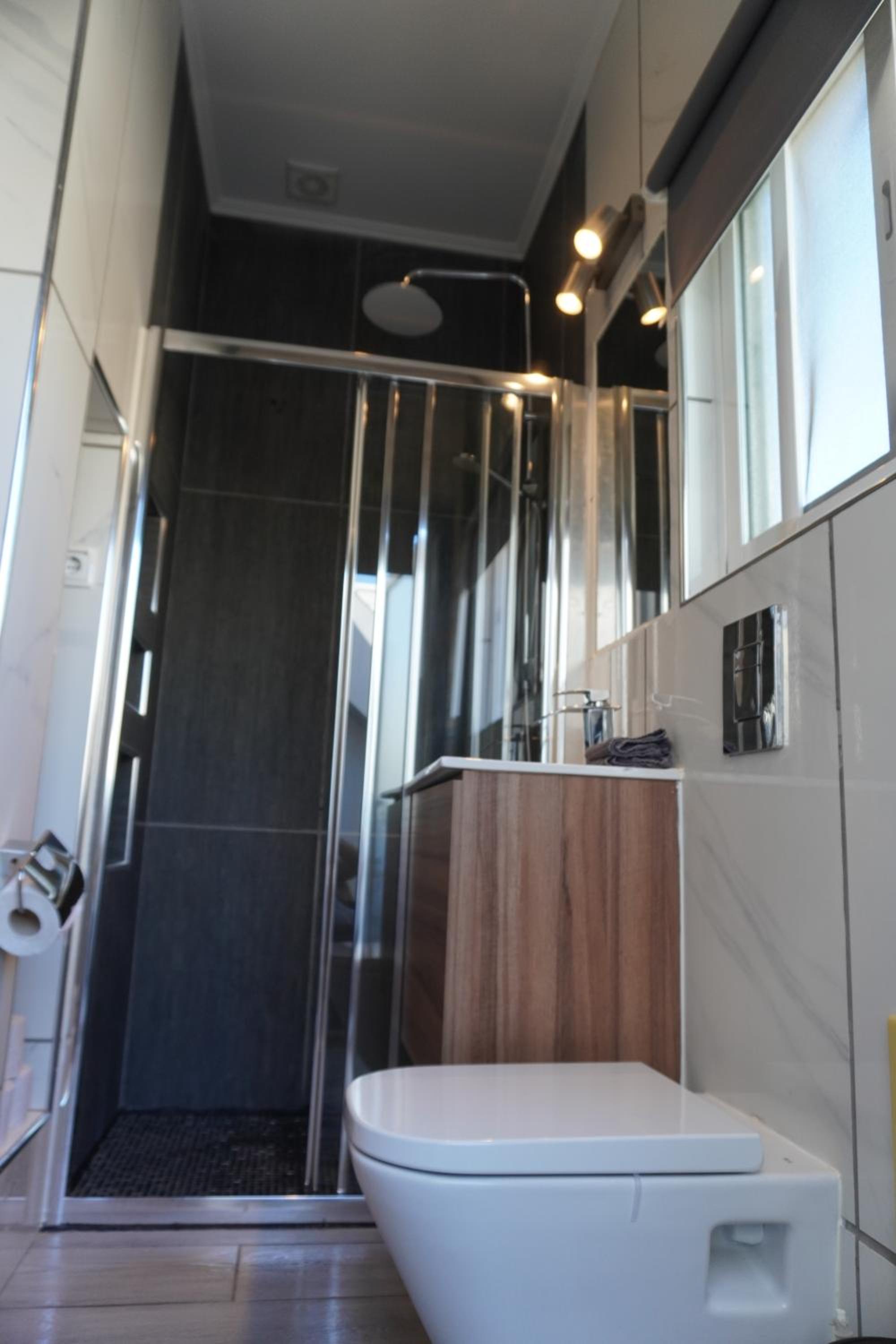 Double or Twin Room with Bathroom - Photo 20