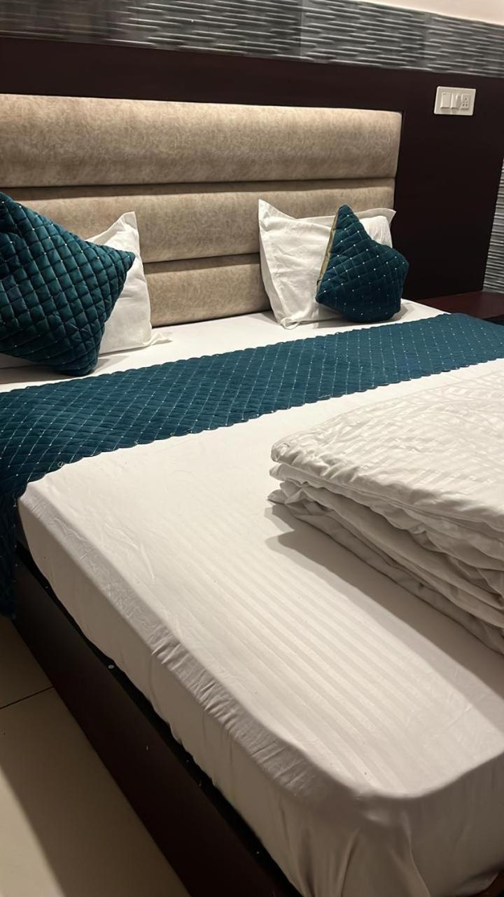 Budget Double Room photo 3