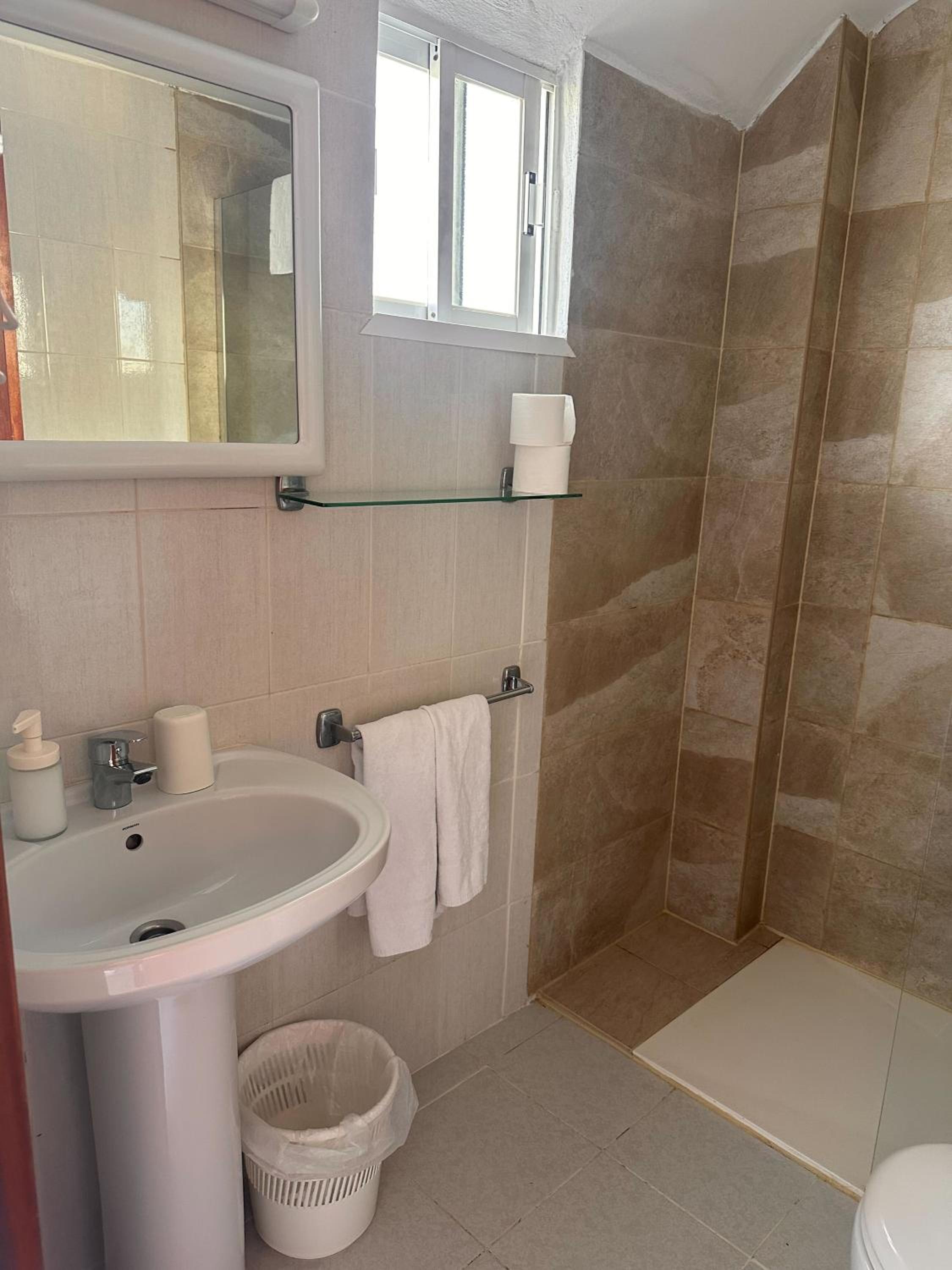 Single Room photo 3