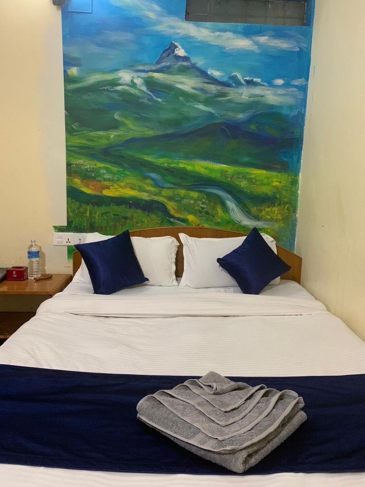Deluxe Queen Room