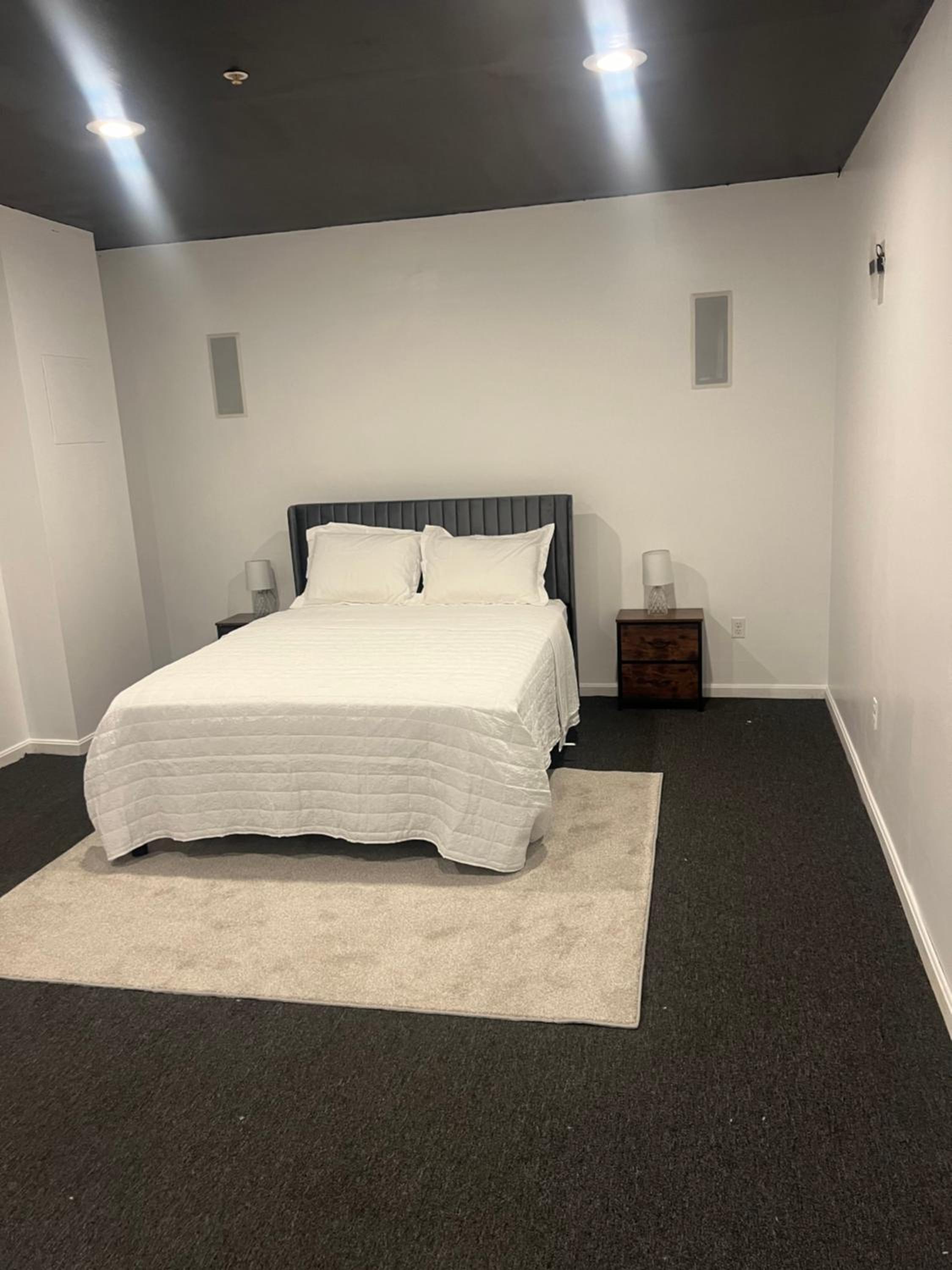 Three-Bedroom Apartment photo 2