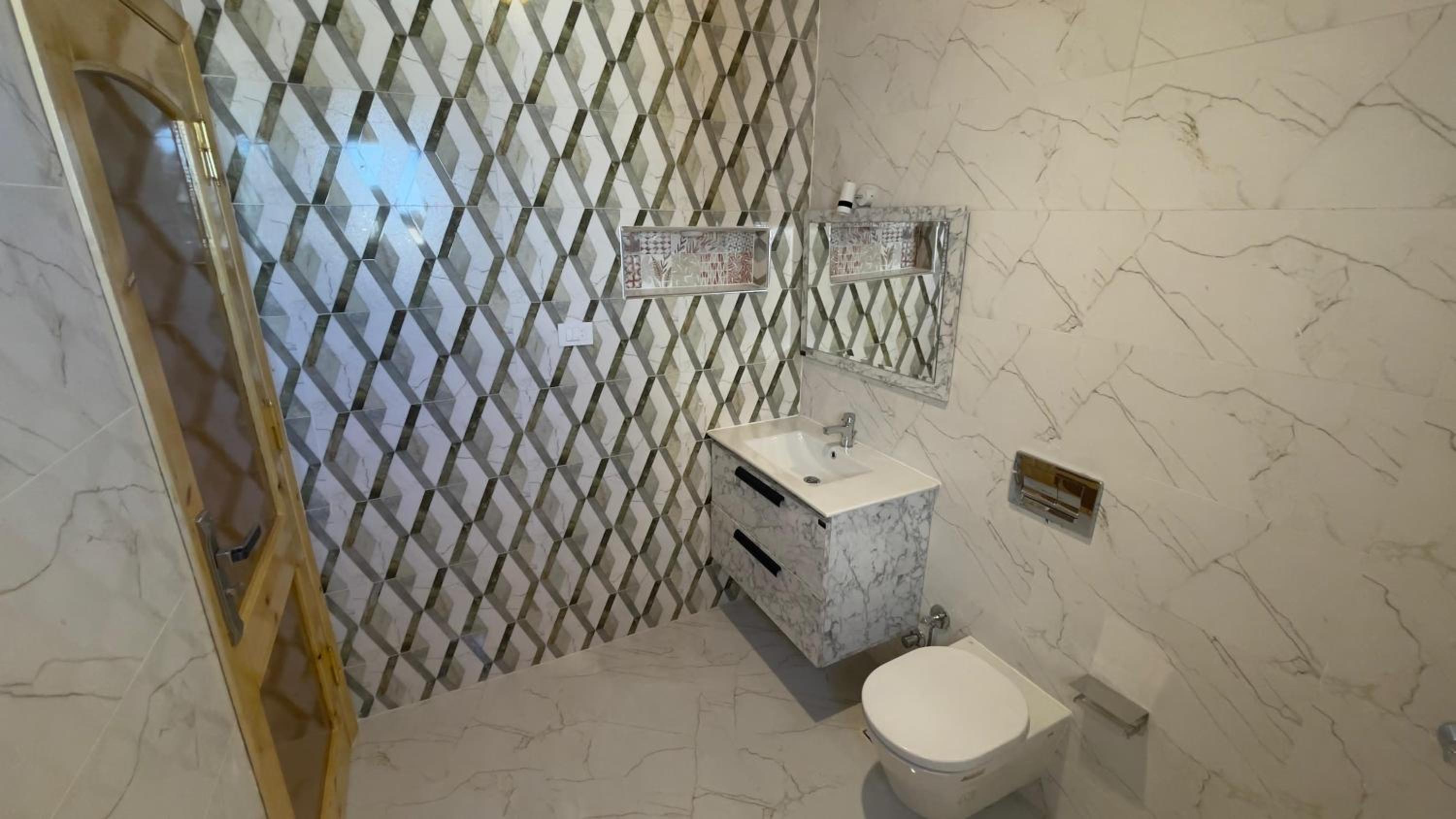 One-Bedroom Suite - Photo 20