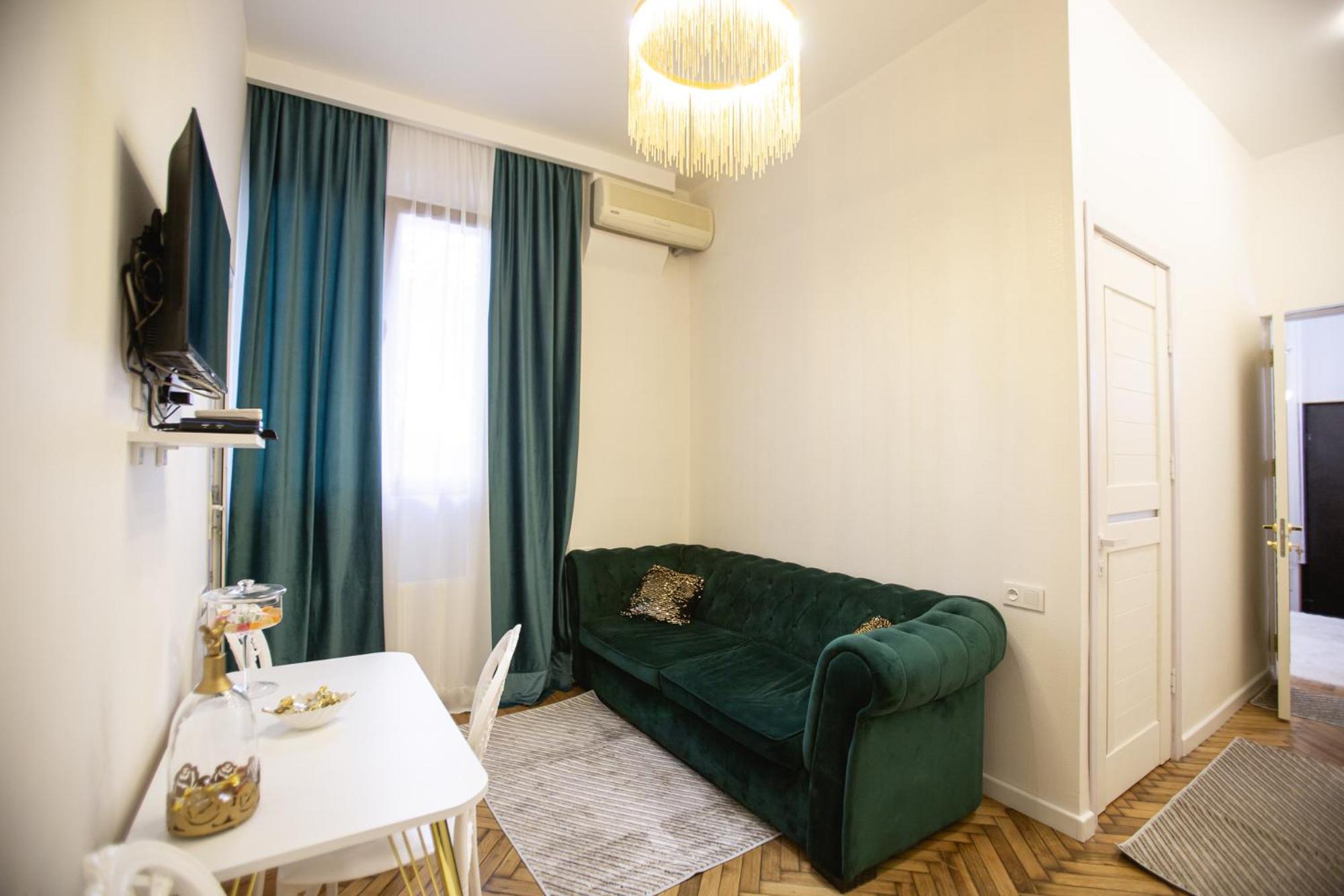 One-Bedroom Apartment with Balcony