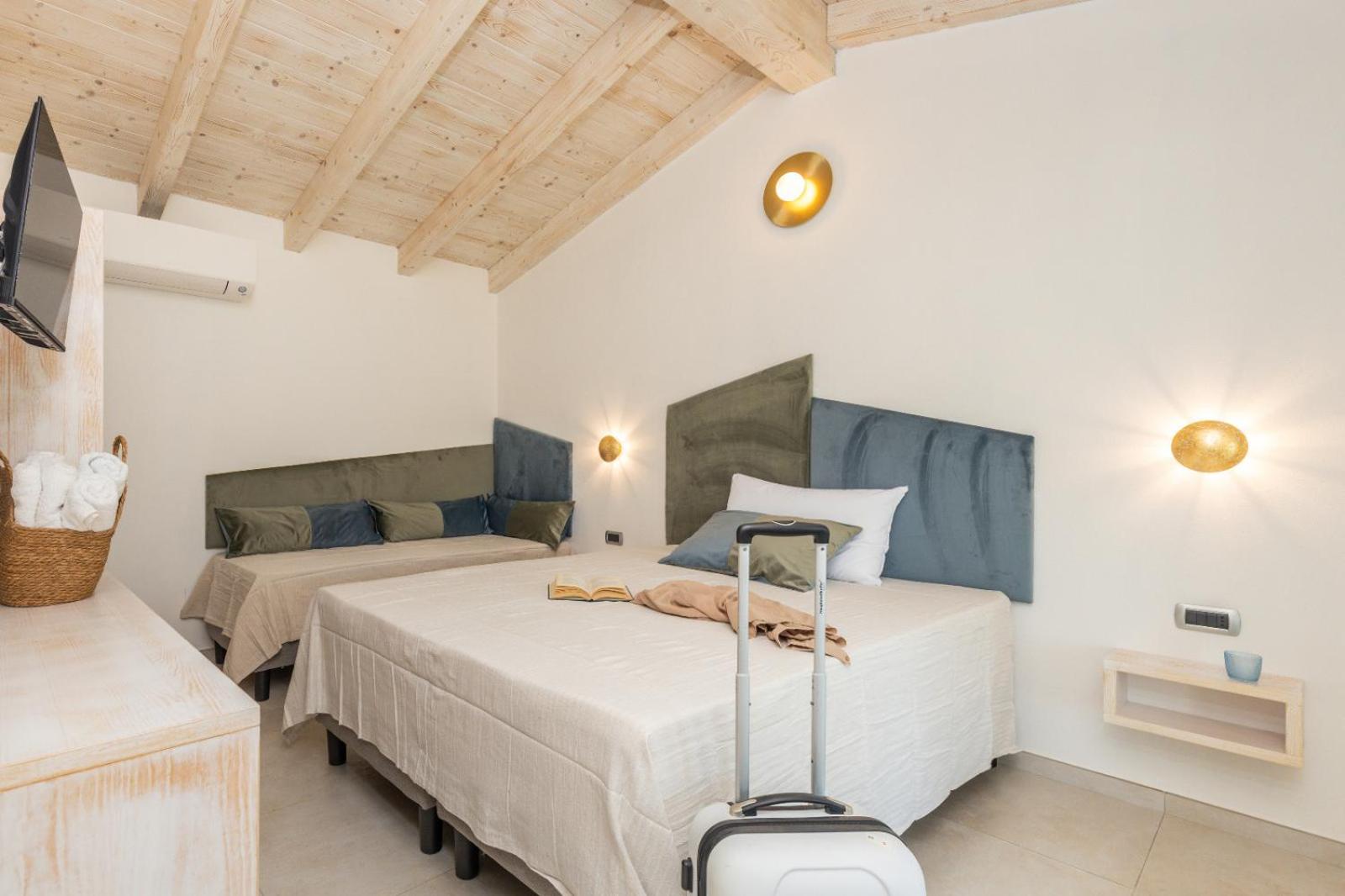 Triple Room with Terrace photo 1