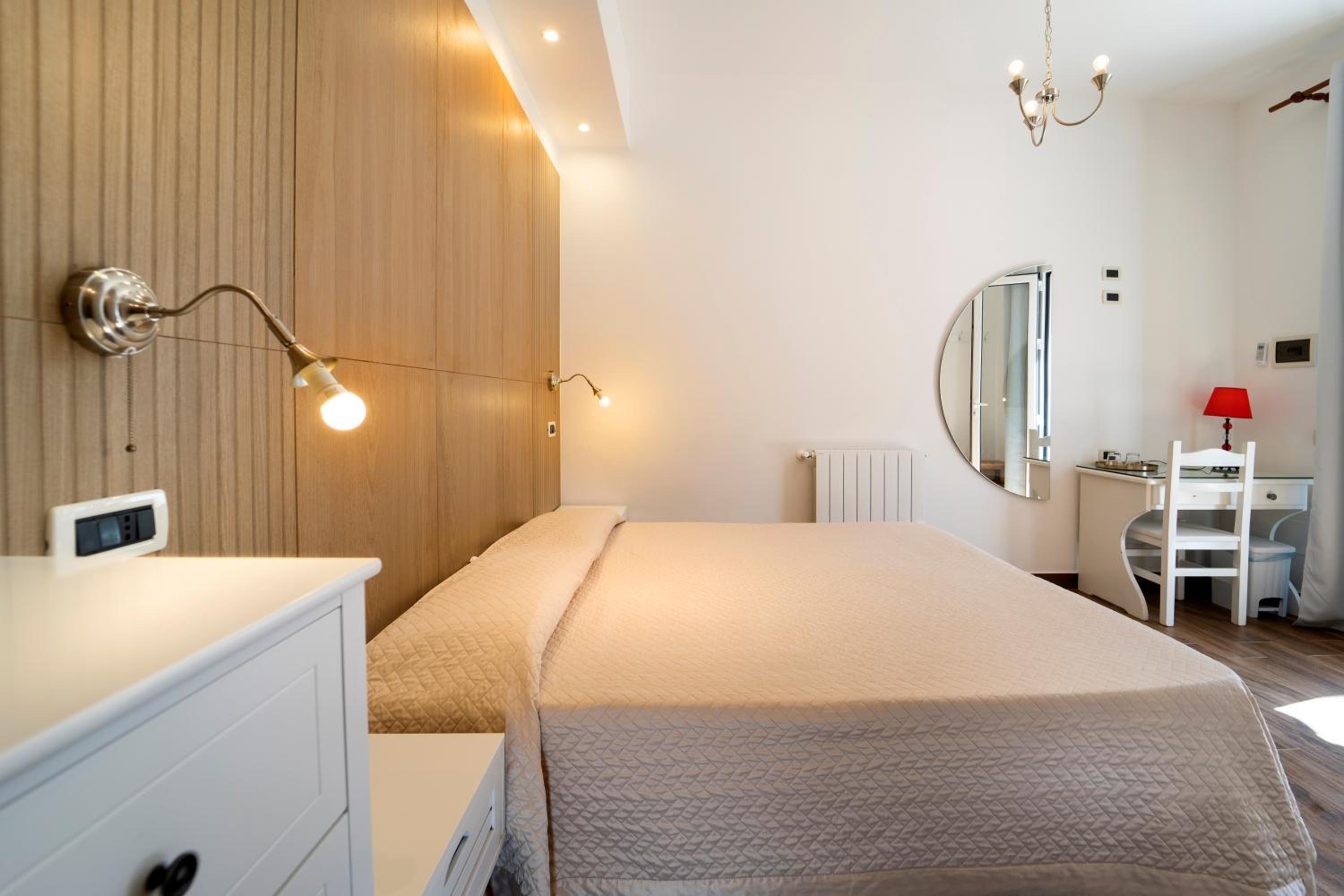 Deluxe Double Room with Mountain  View photo 2