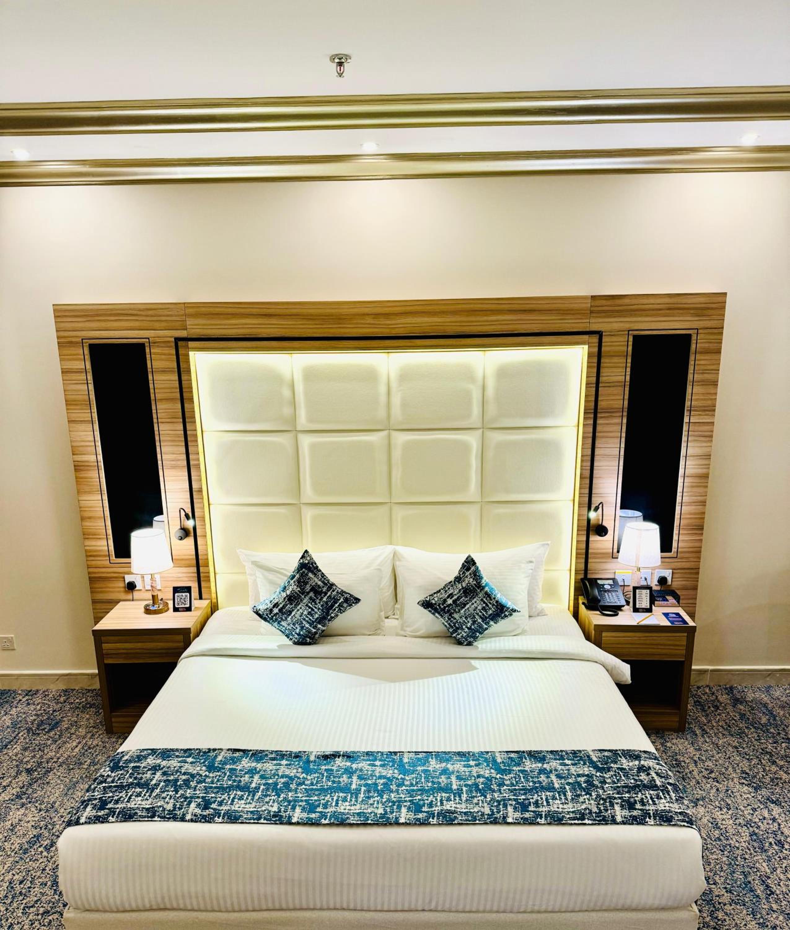 Standard King Room - Photo 4