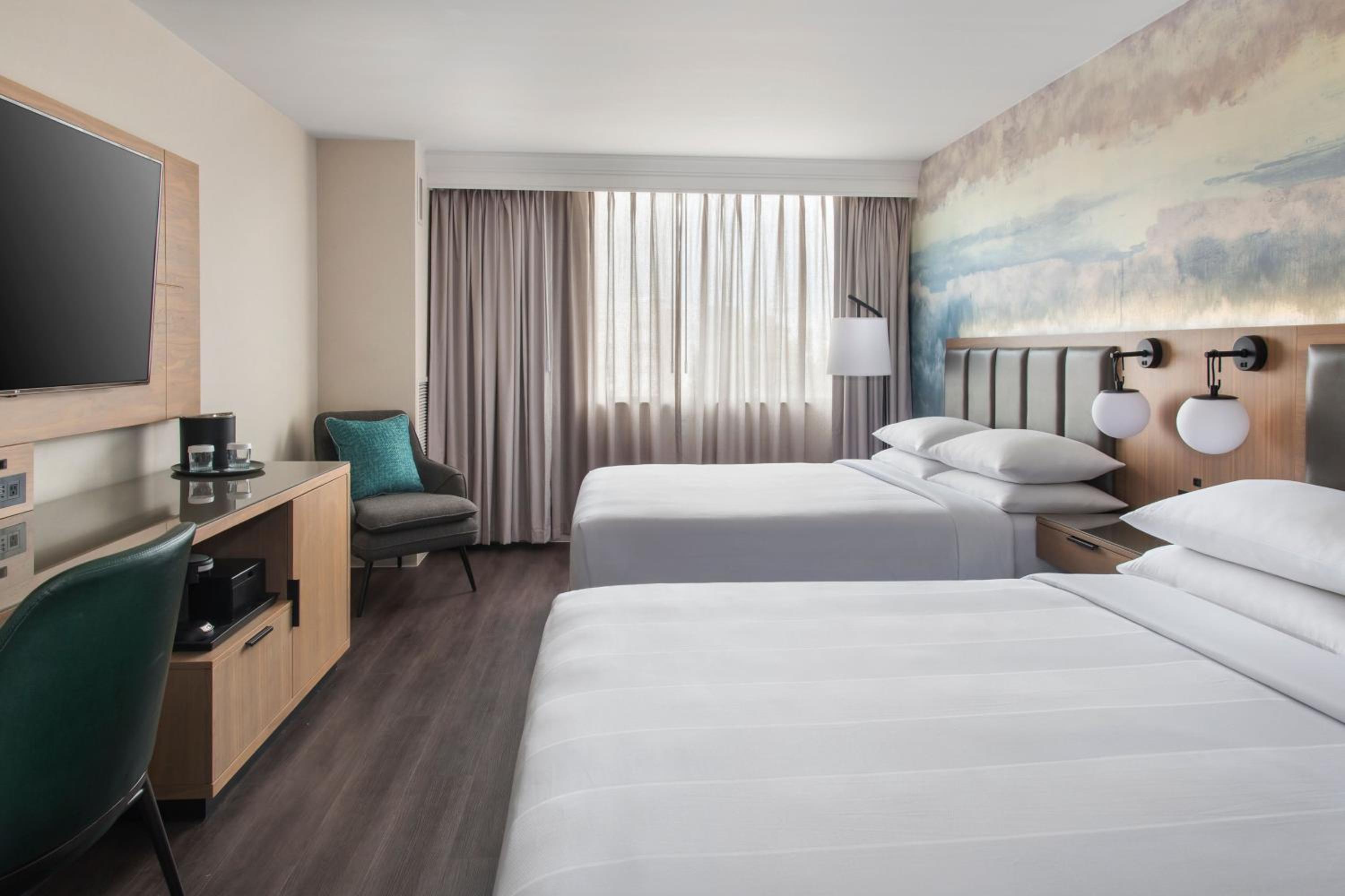 Queen Room with Two Queen Beds and Adapted Tub - Mobility Accessible photo 2