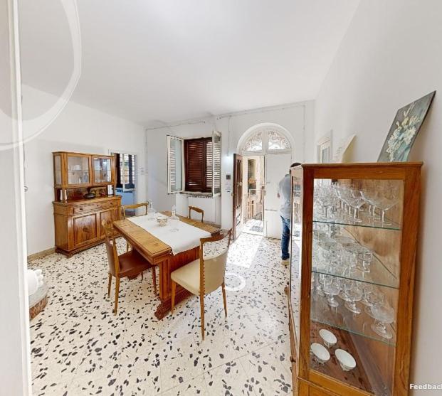 King Room with Balcony photo 2