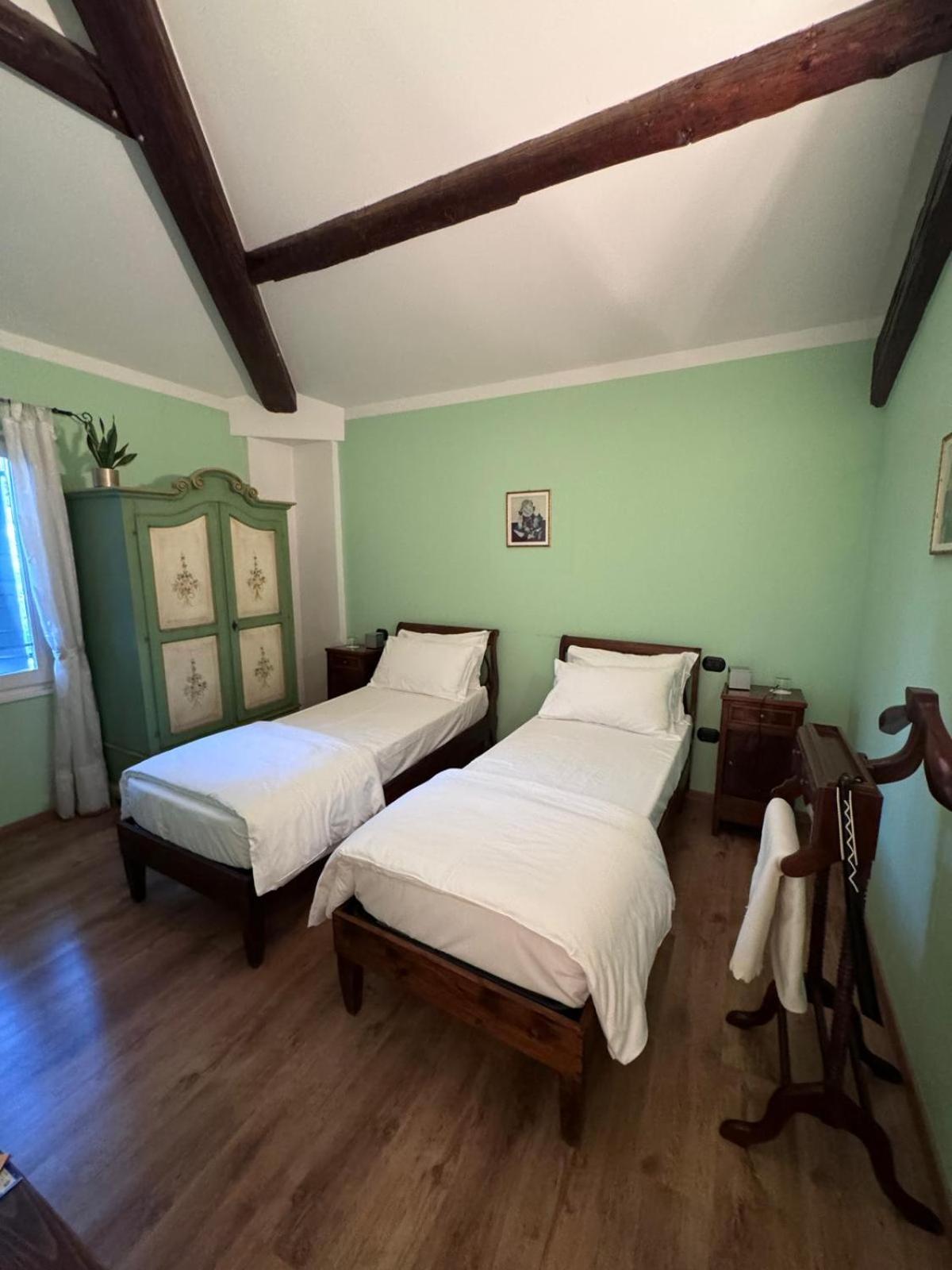 Twin Room With Private Bathroom photo 2