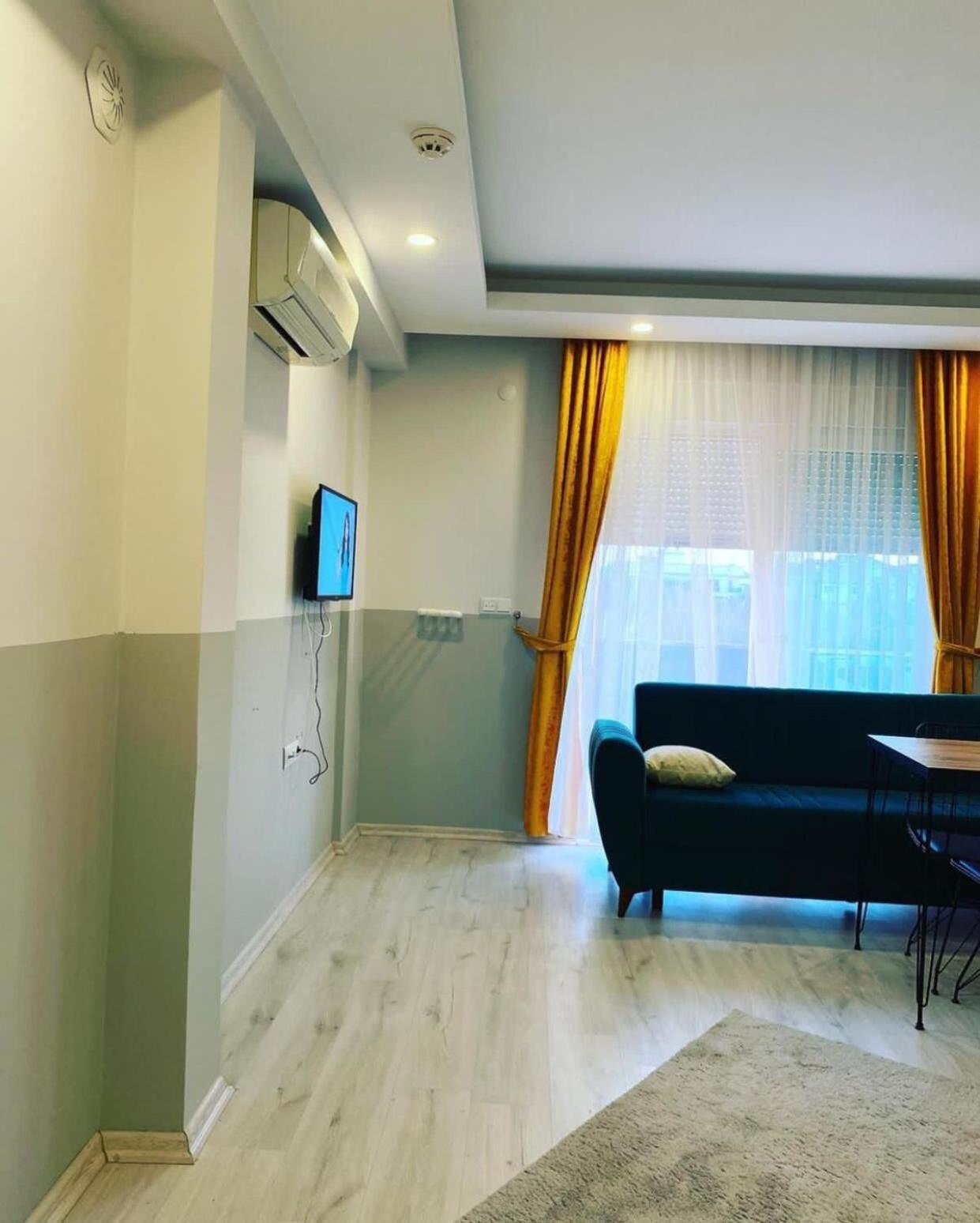Apartment photo 2