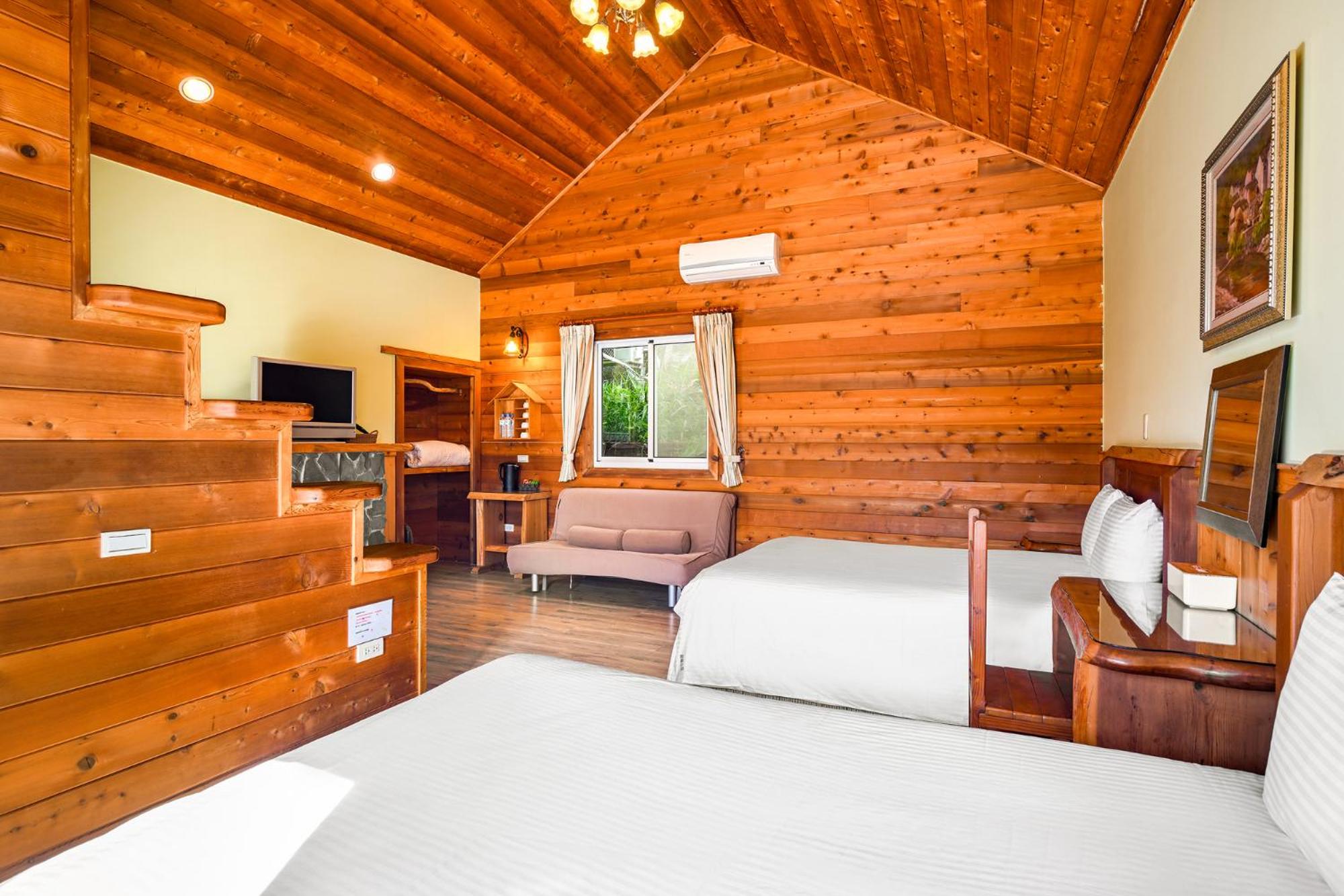 Superior Chalet photo 2