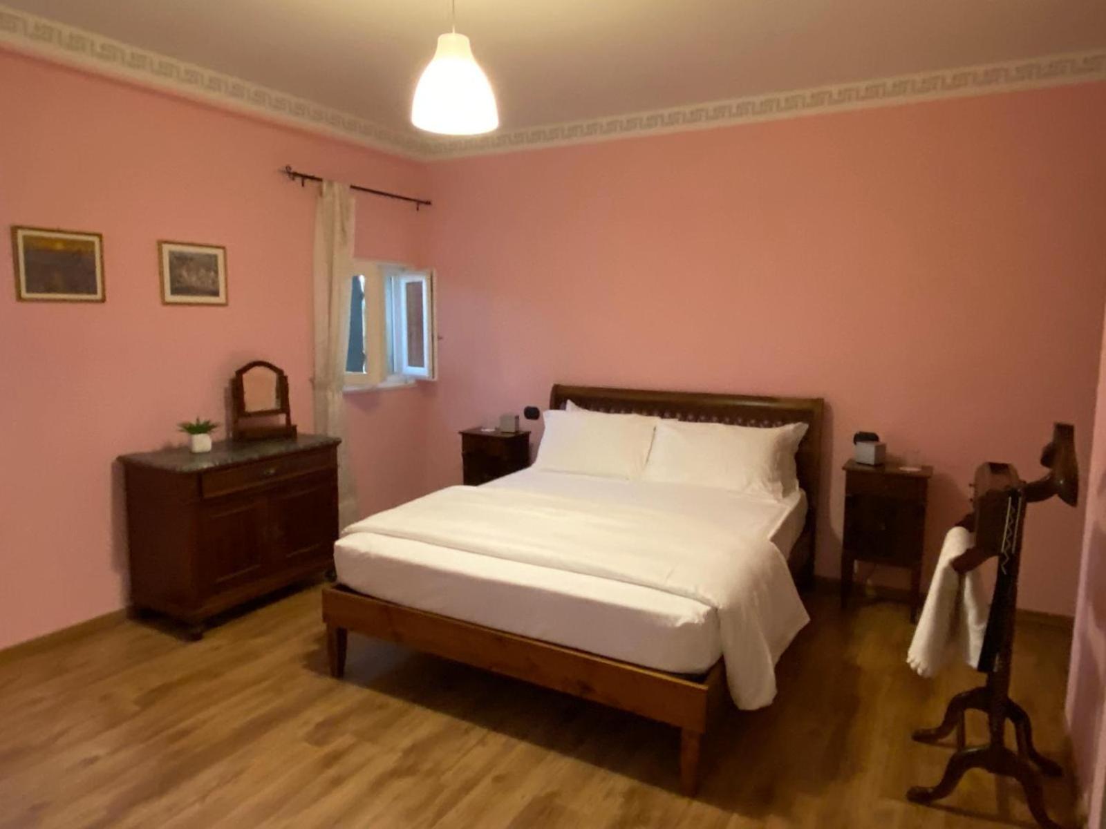 Deluxe Double Room With Extra Bed photo 2