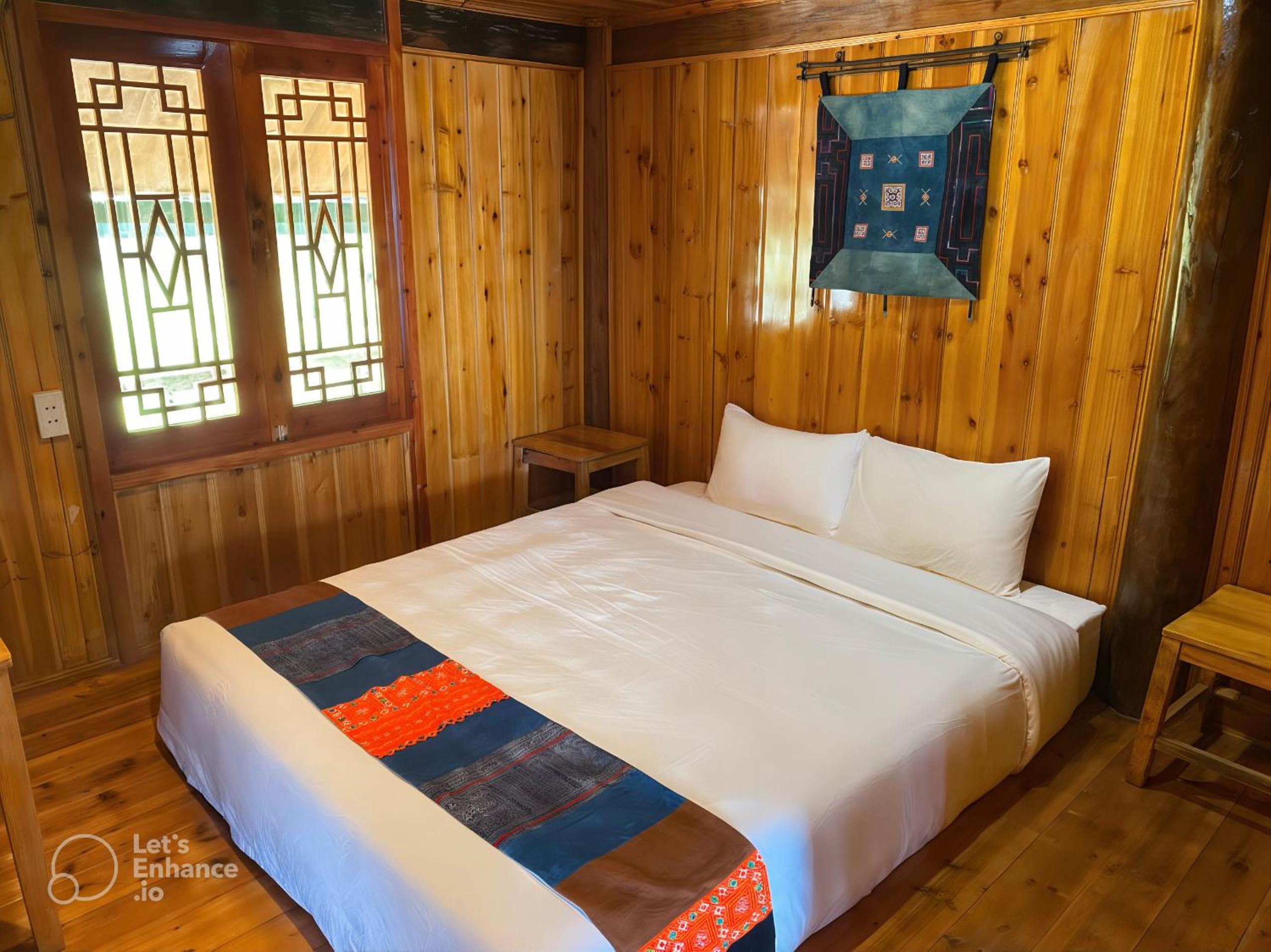 Double or Twin Room with Shared Bathroom photo 1