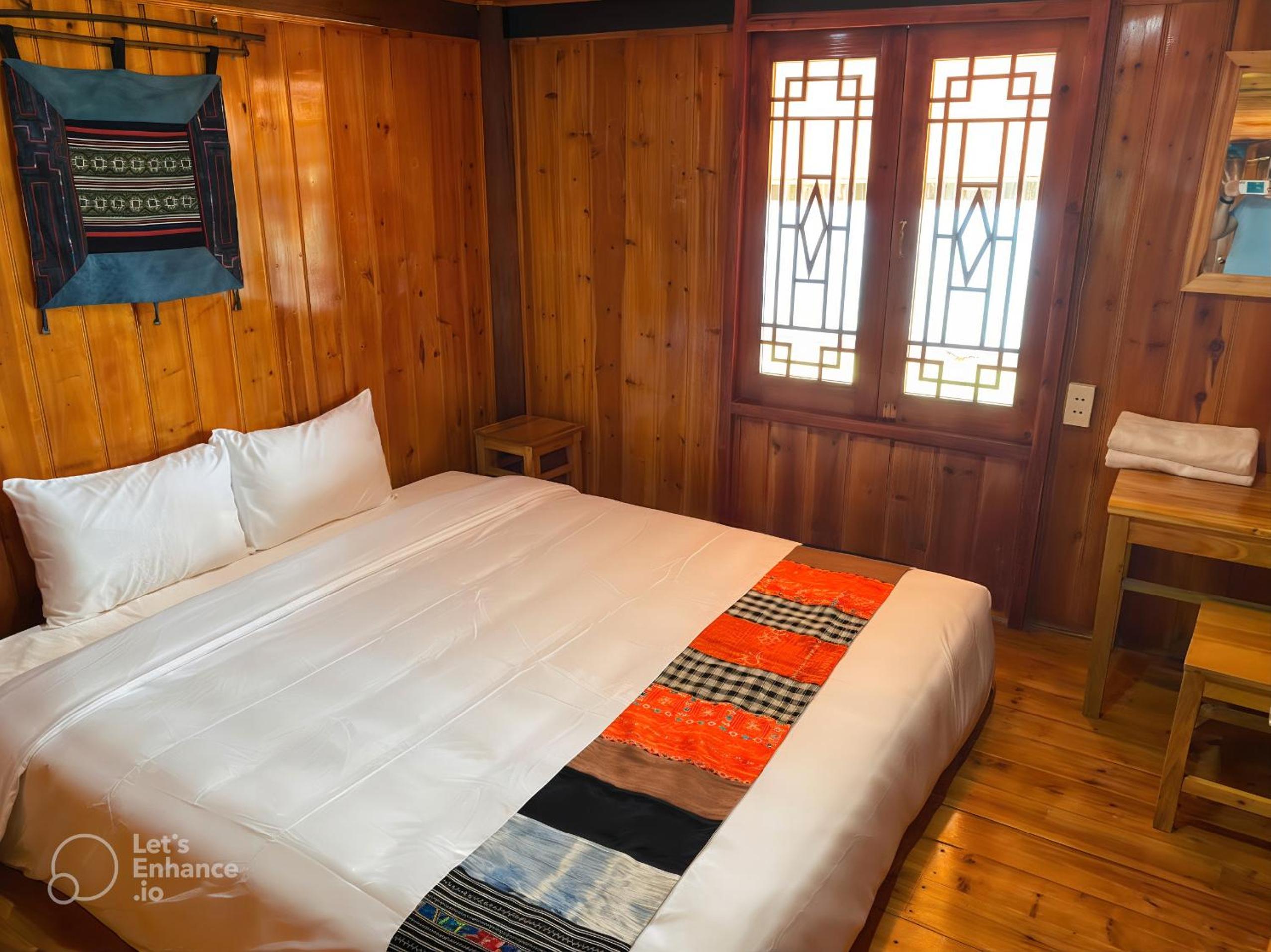 Double or Twin Room with Shared Bathroom photo 2