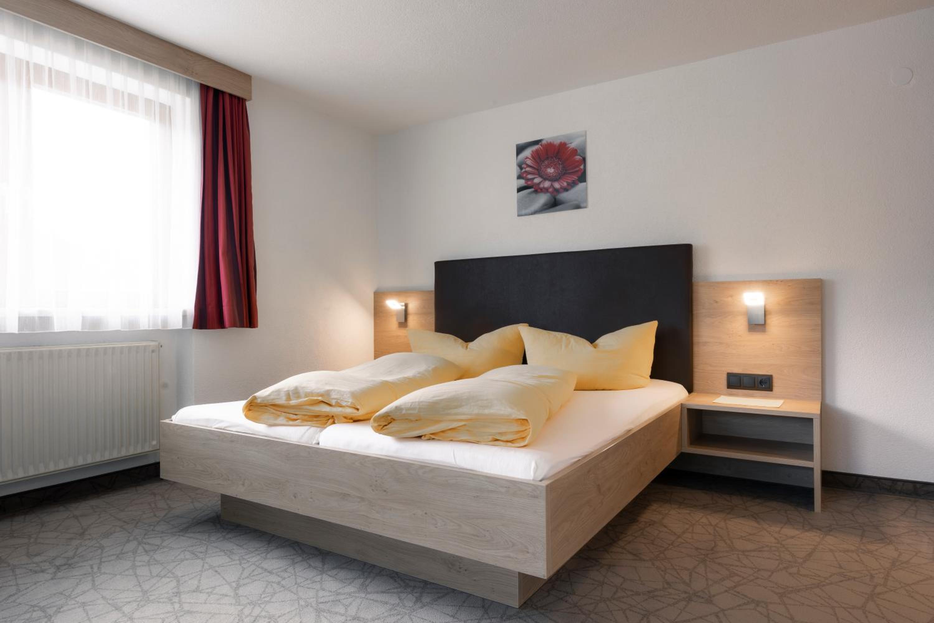 Two-Bedroom Apartment with Balcony photo 1