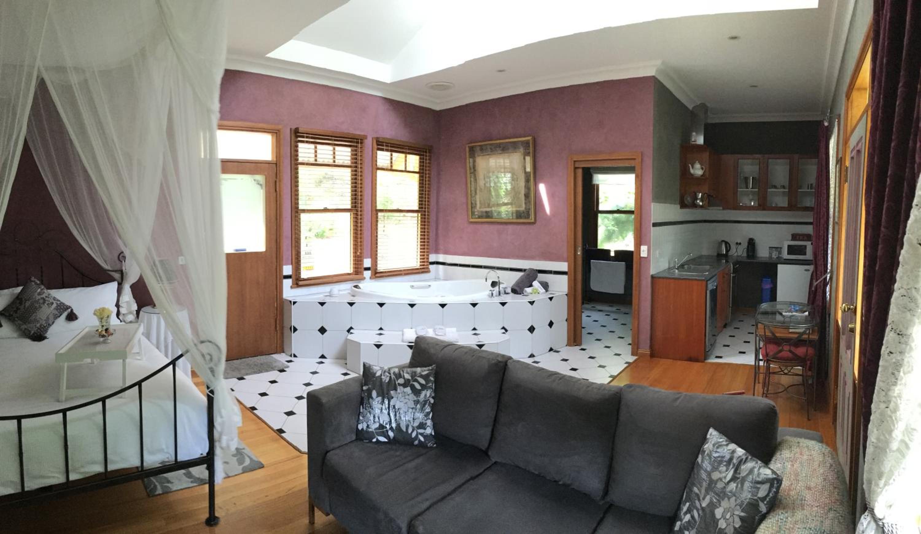 One-Bedroom Spa Cottage - Savanna's  photo 2