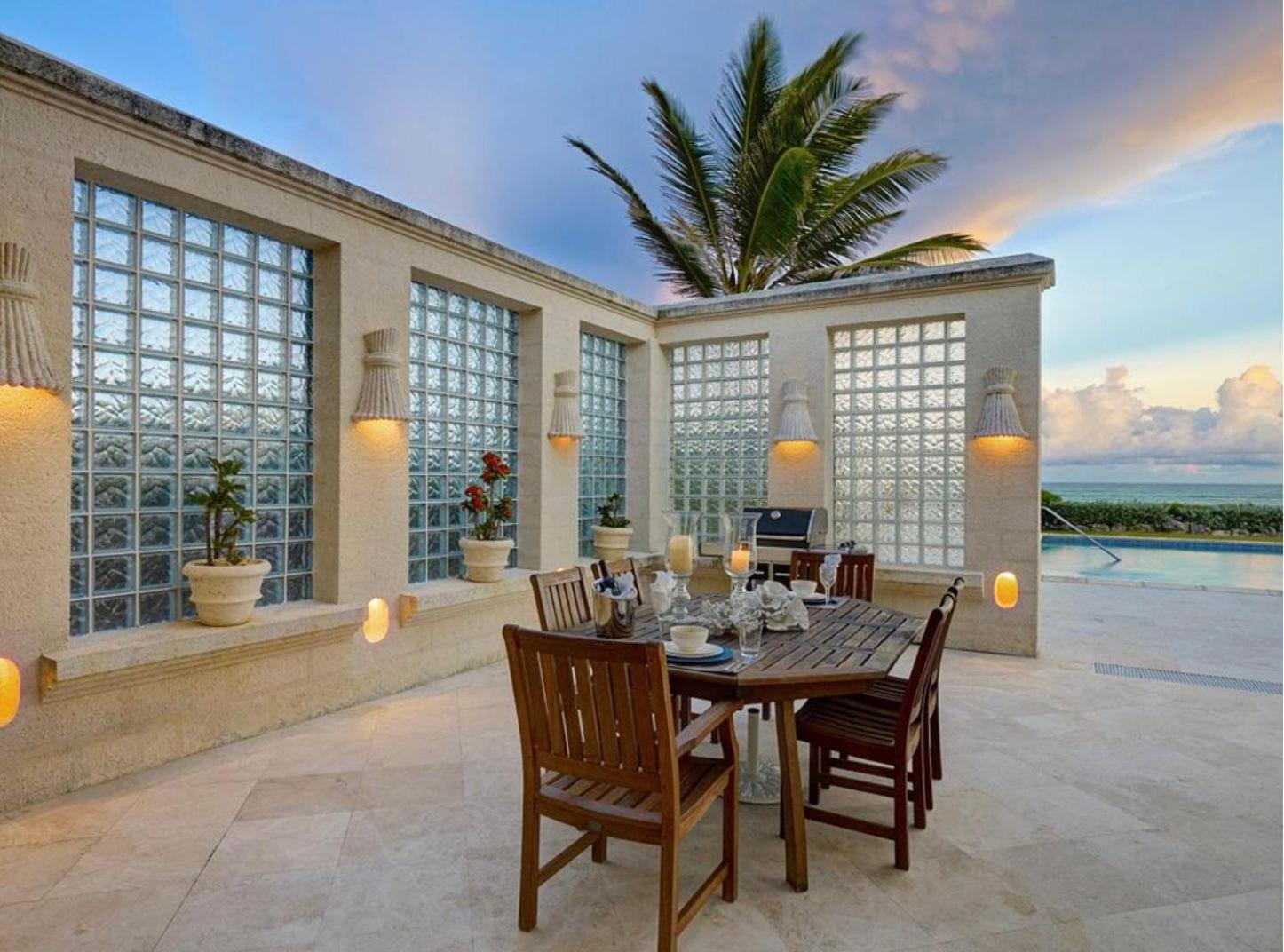 Villa photo 3