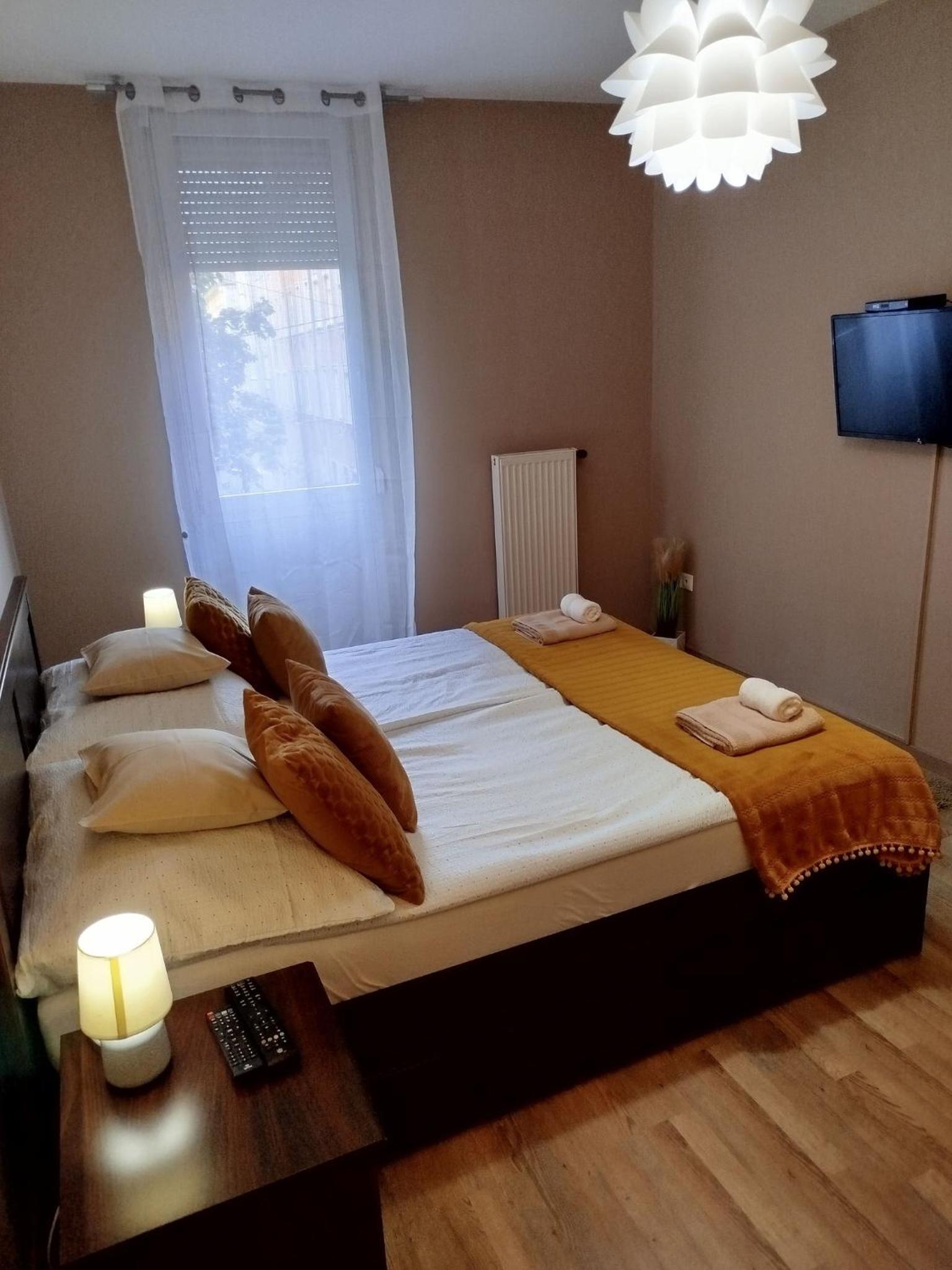 One-Bedroom Apartment - Photo 32