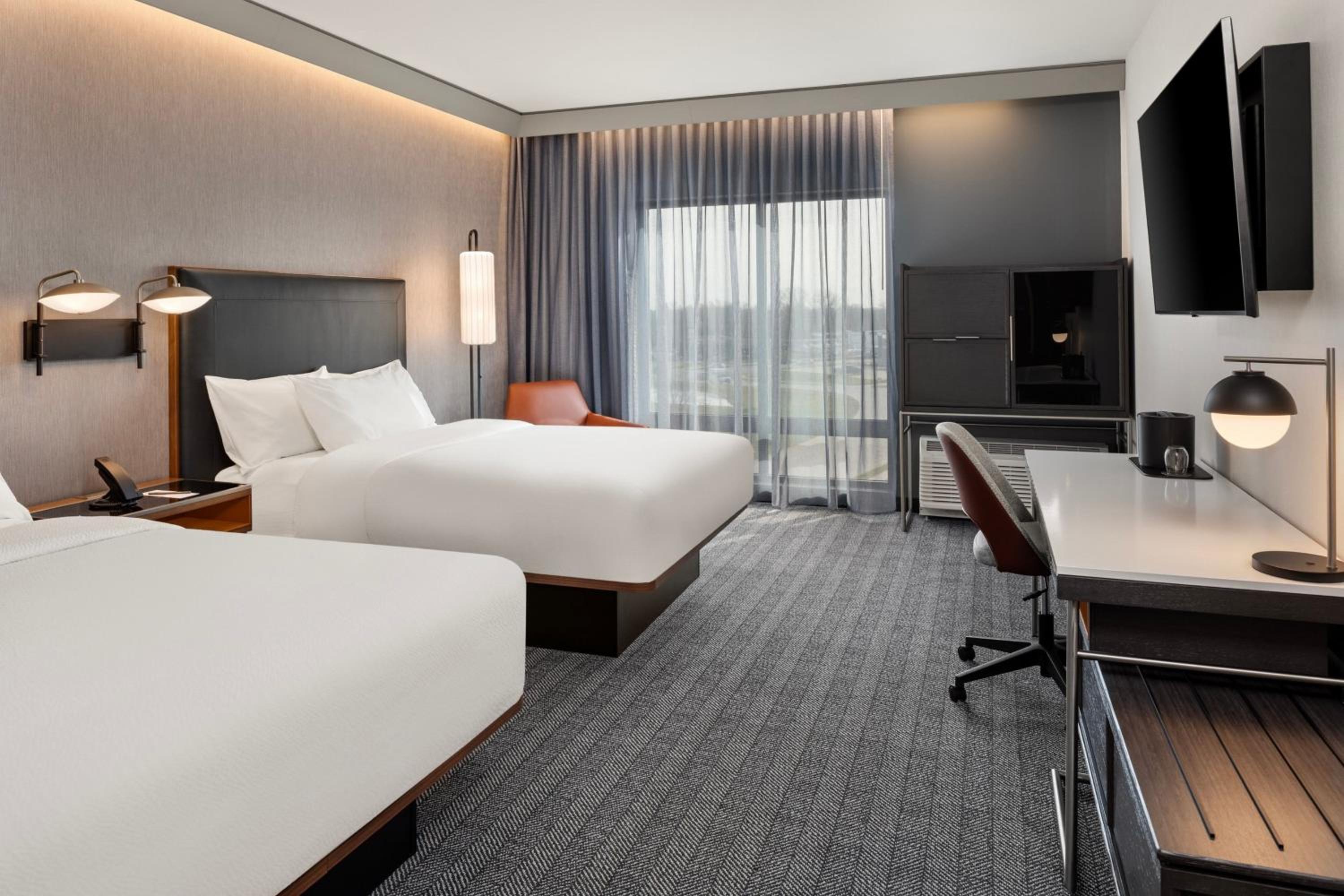 Queen Room with Two Queen Beds - Hearing Accessible