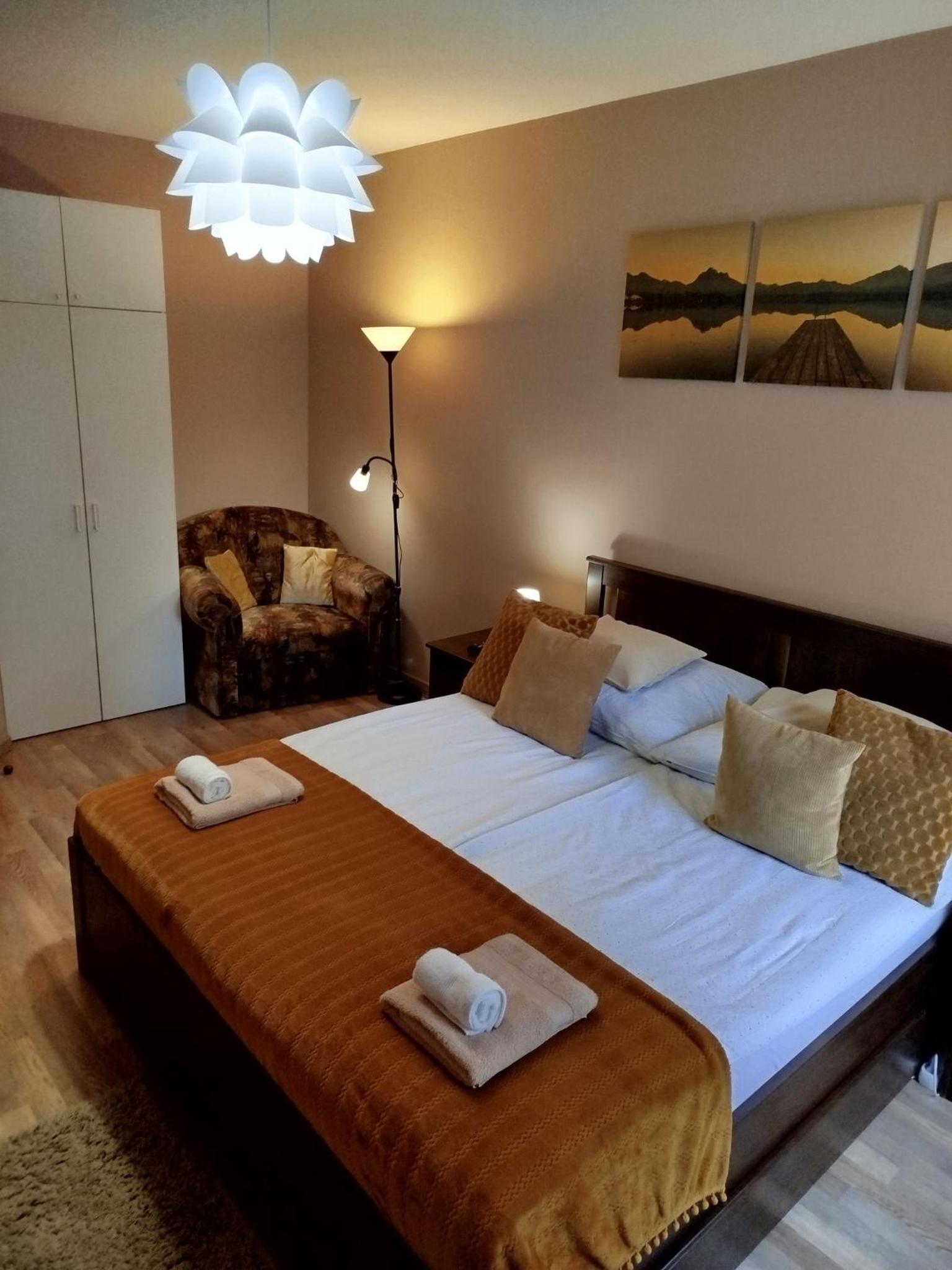One-Bedroom Apartment - Photo 33