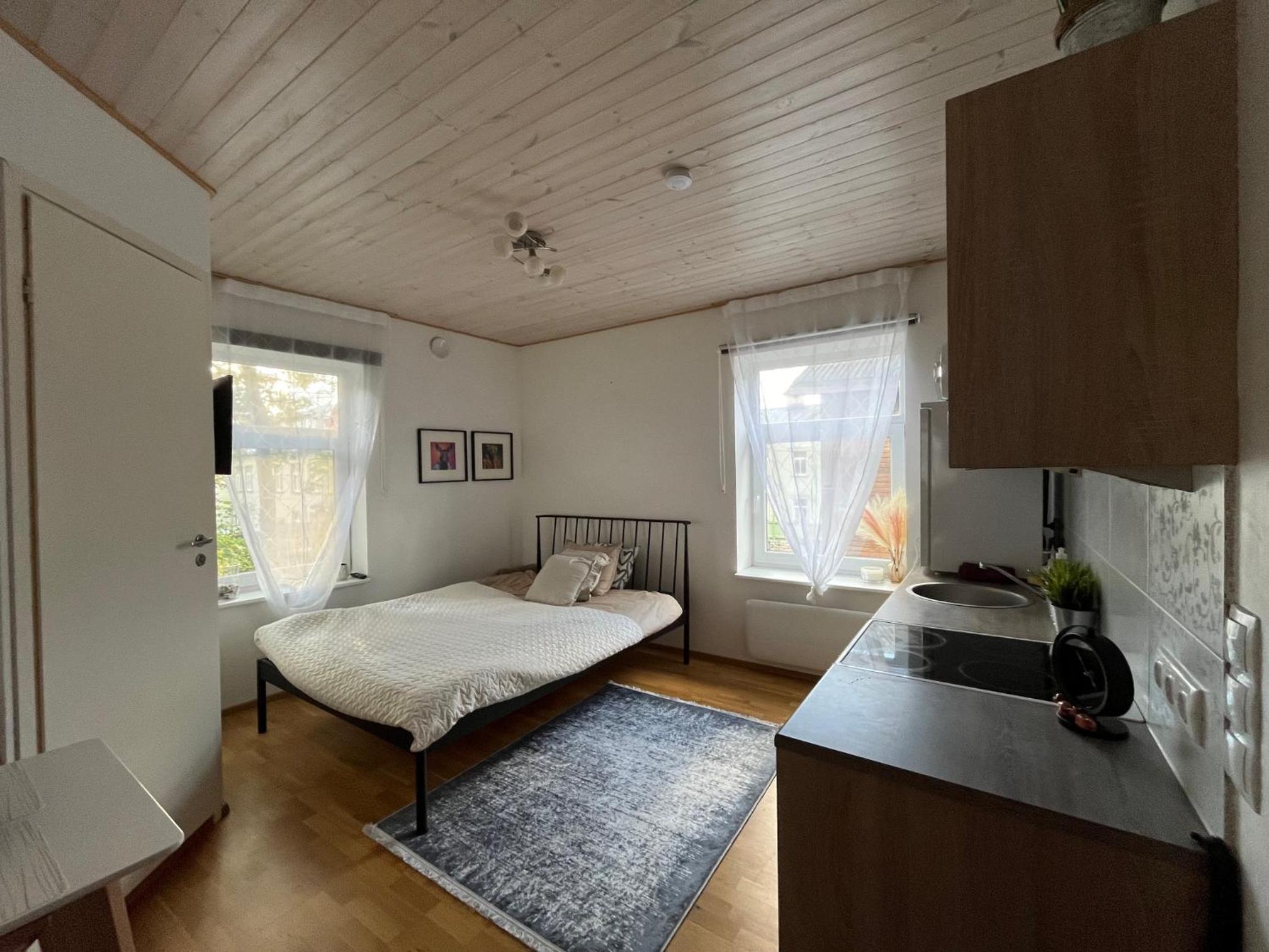 One-Bedroom Apartment photo 1
