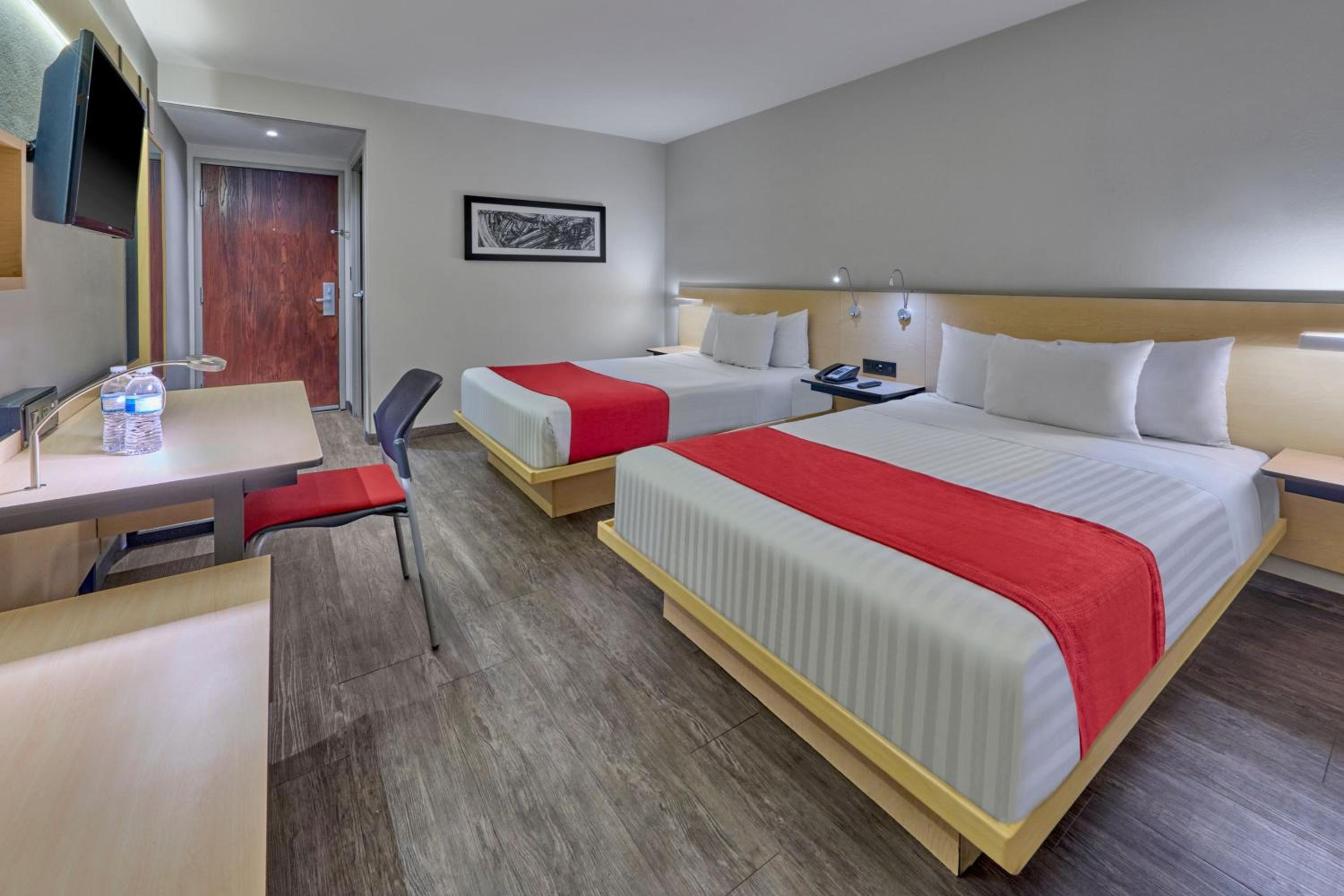 Double Room with Two Double Beds - Photo 4