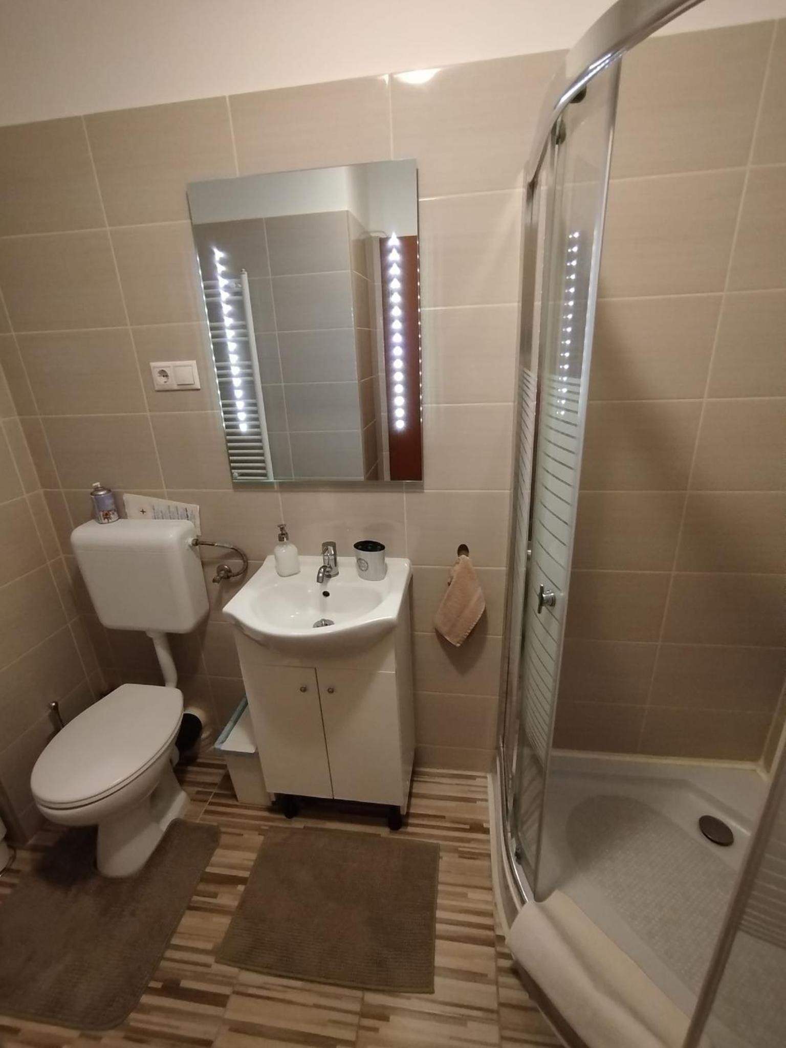 One-Bedroom Apartment - Photo 16