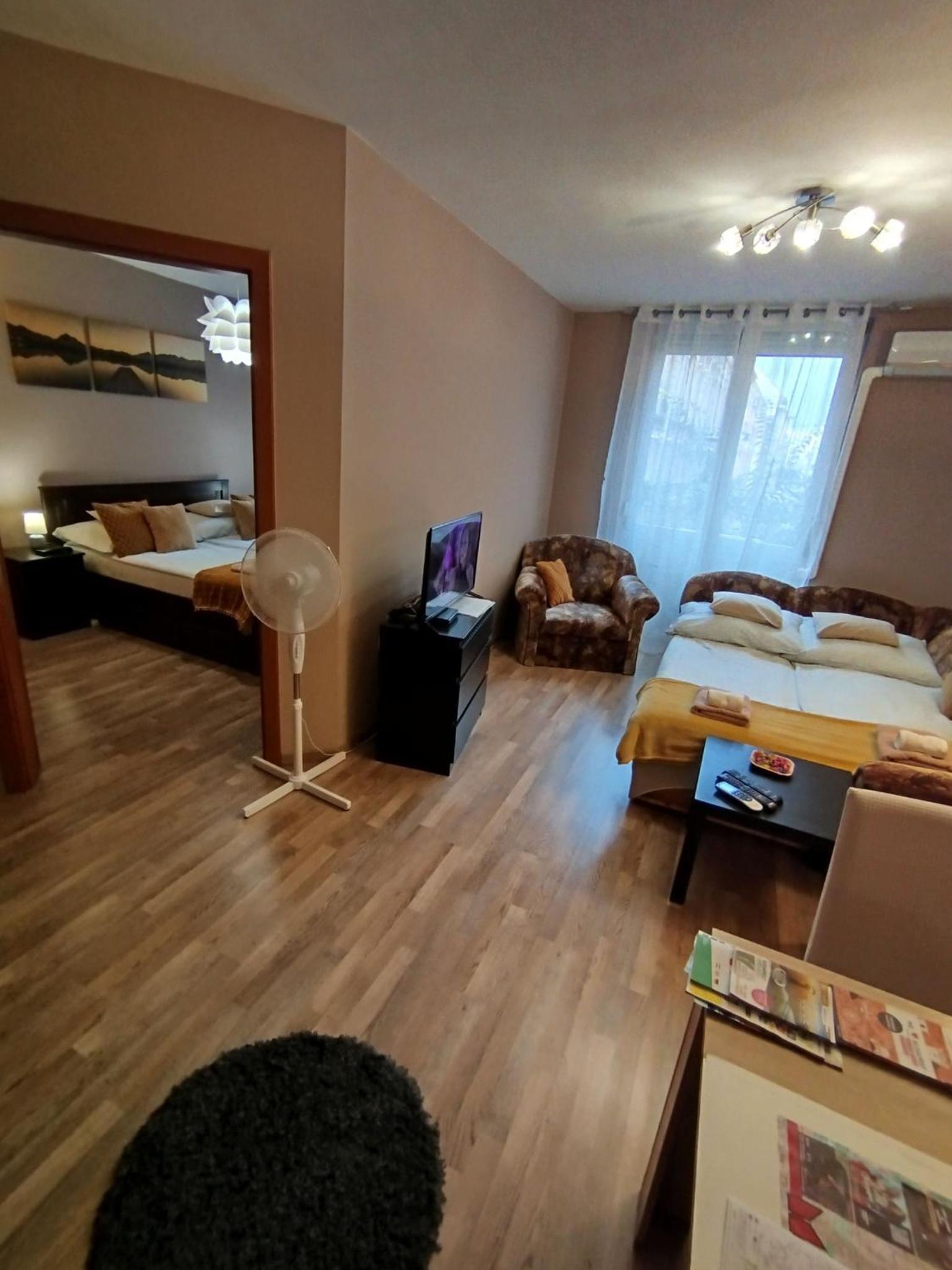 One-Bedroom Apartment - Photo 38