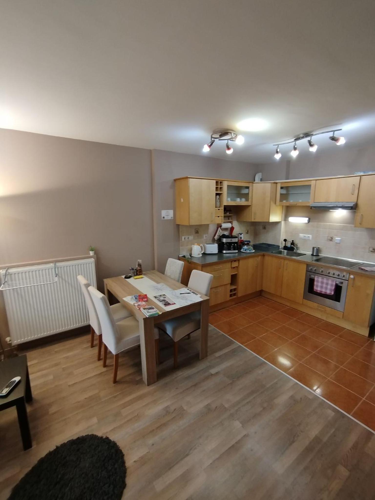 One-Bedroom Apartment - Photo 2